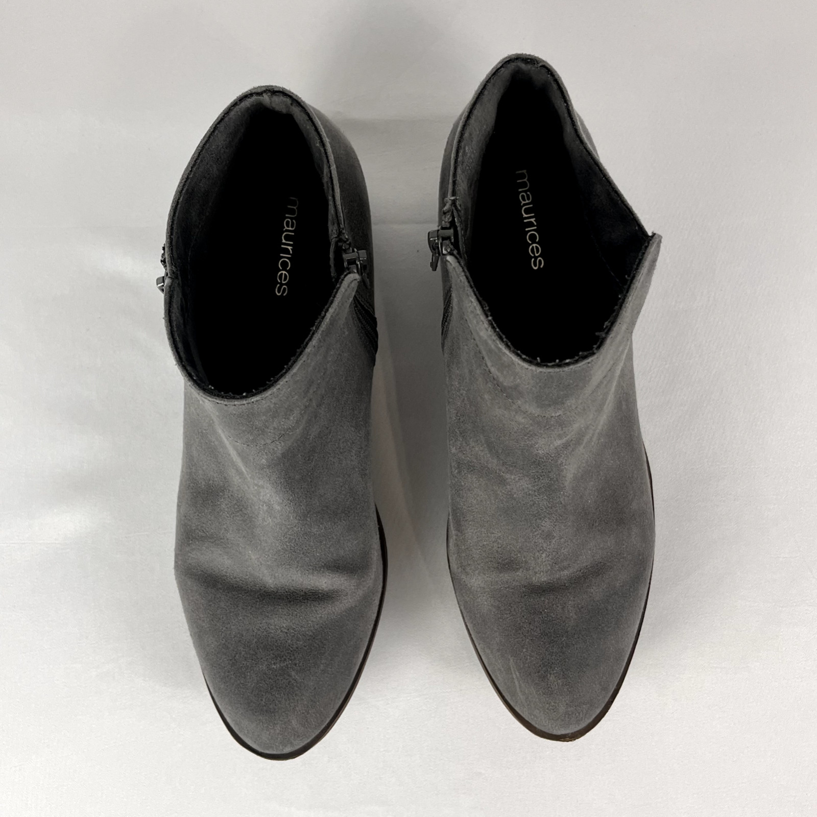 Maurices Womens Ankle Boot Size 8 Zipper Gray Faux Suede Almond Toe Low Heel