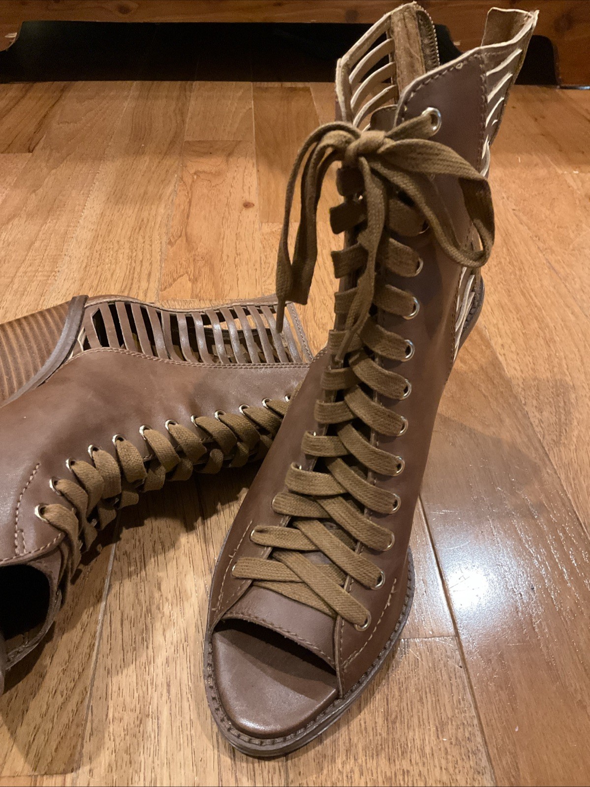 BCBG Enervation Open Toe Shoe Boots Brown Lace Up Zipper Back 10m FREE SHIP