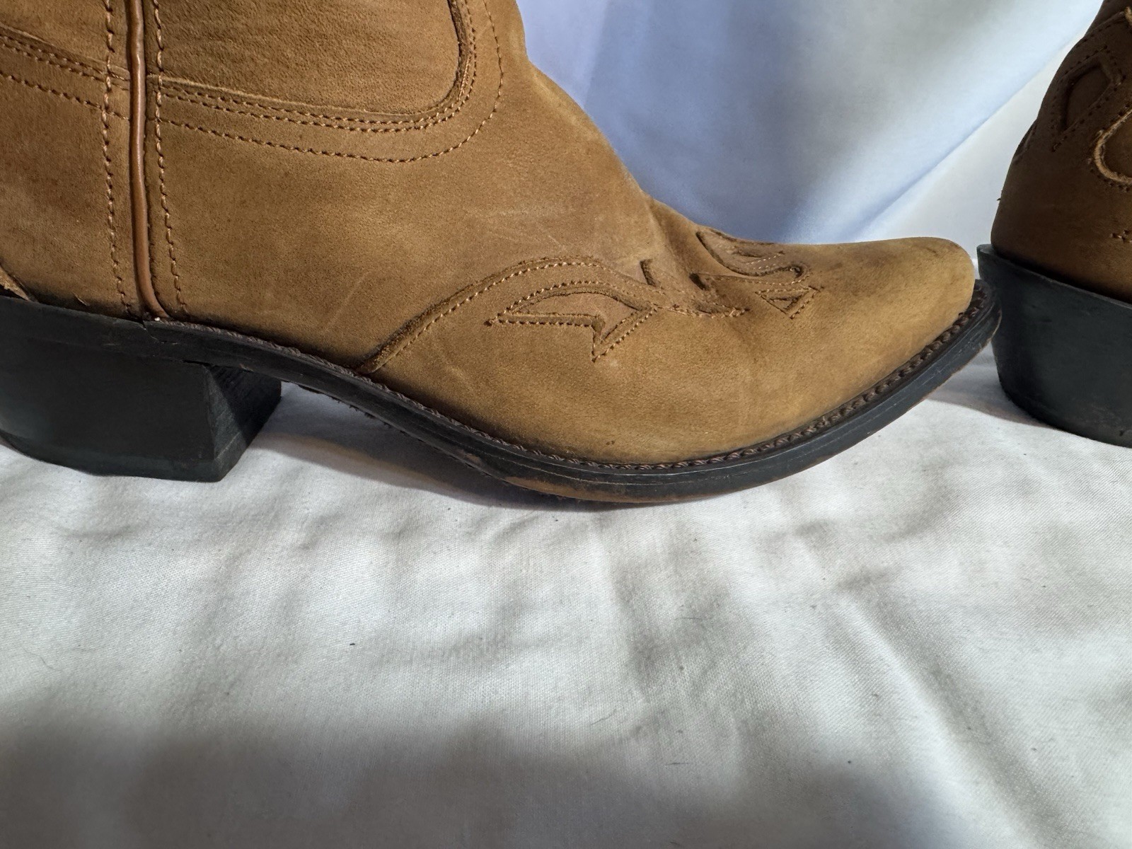 Durango Cowgirl Cowboy Boots Size 7 1/2 Tan Leather White Embroidery Western