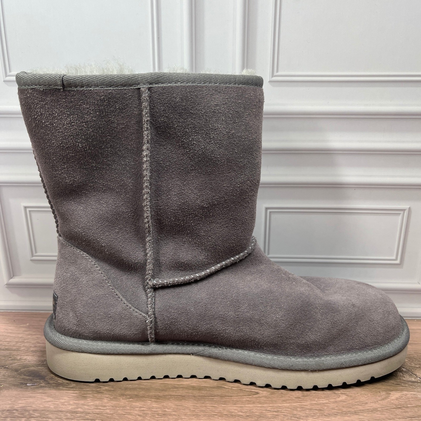 Koolaburra by UGG Victoria Short Boots Womens Grey Suede 1017090 Size 9
