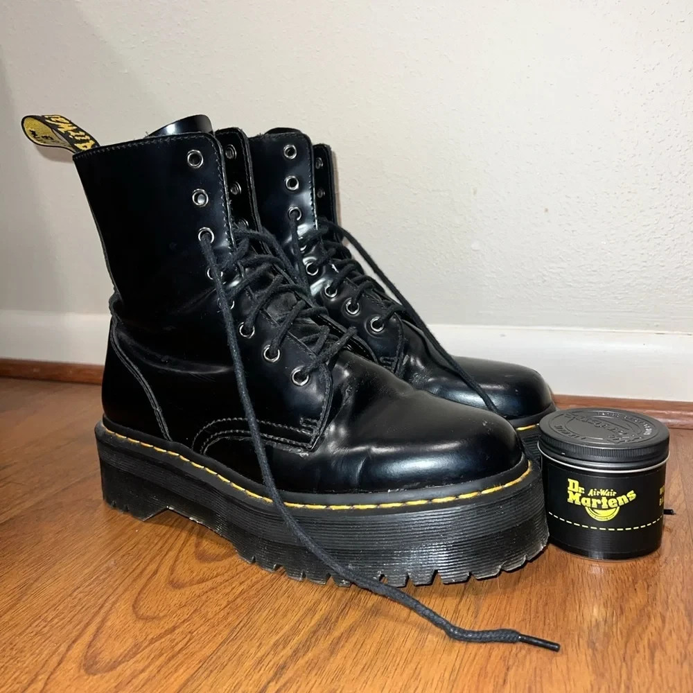 Dr. Martens Unisex Jadon Smooth Leather Platform Boots