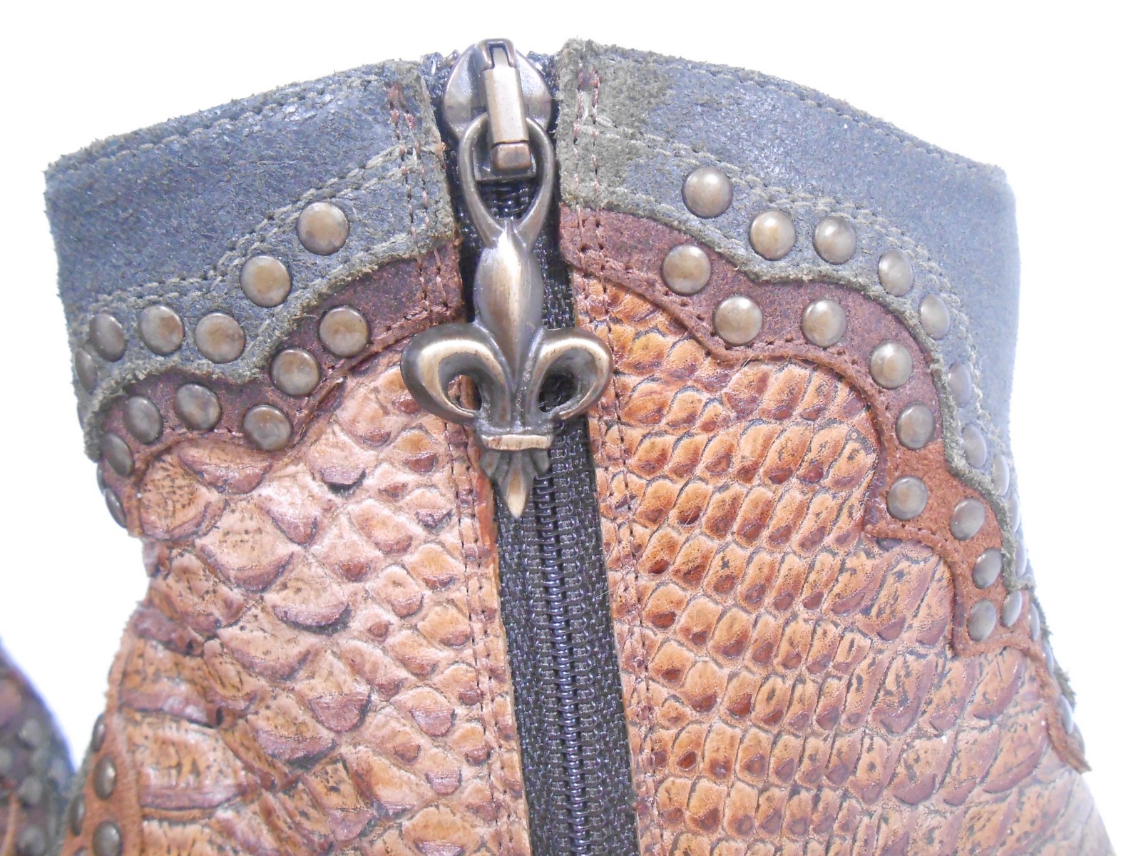 Donald J Pliner Jamie Western Couture Metallic Gator Pointy Toe Boots Italy 8M