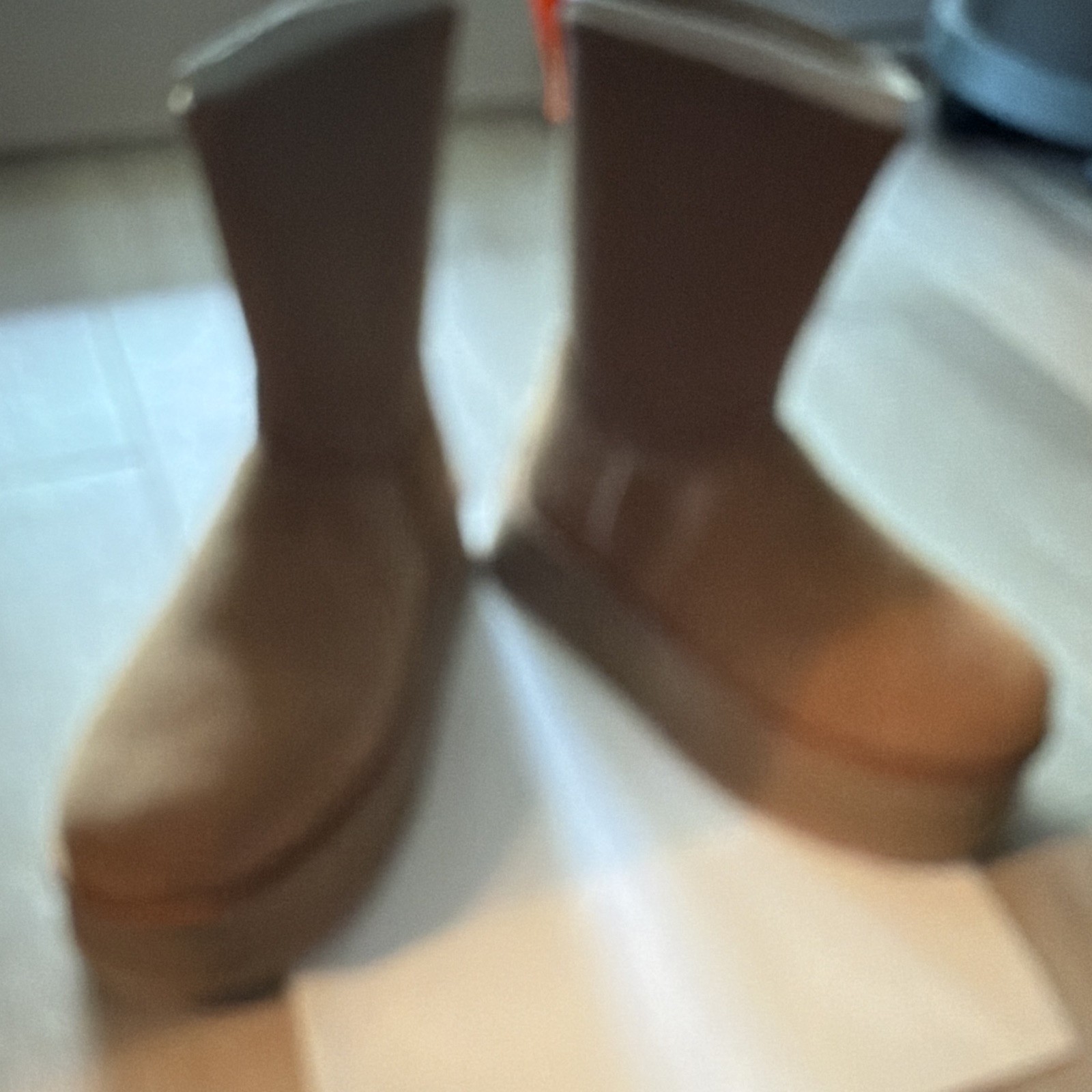 UGG Women’s Brown Platform Ankle Boots Wedge Round Toe Synthetic US 8