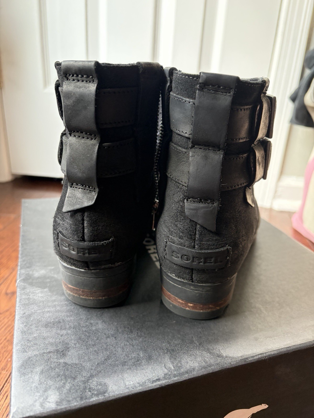 Women’s Sorel Lola Booties Black Moto Casual Heel Boot Sz 9 EUC W/original Box