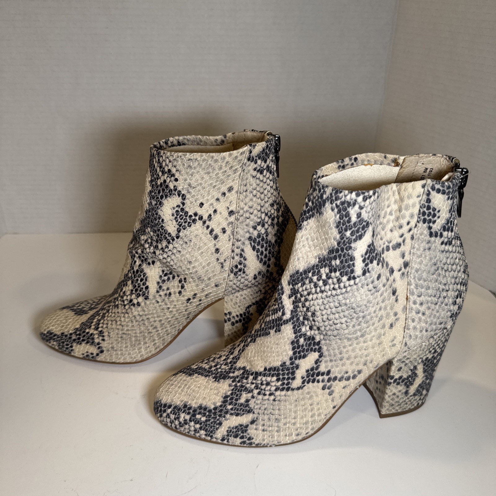 Steve Madden Snakeskin Ankle Booties – Black and Cream (Star 0681) Sz 8M NIB