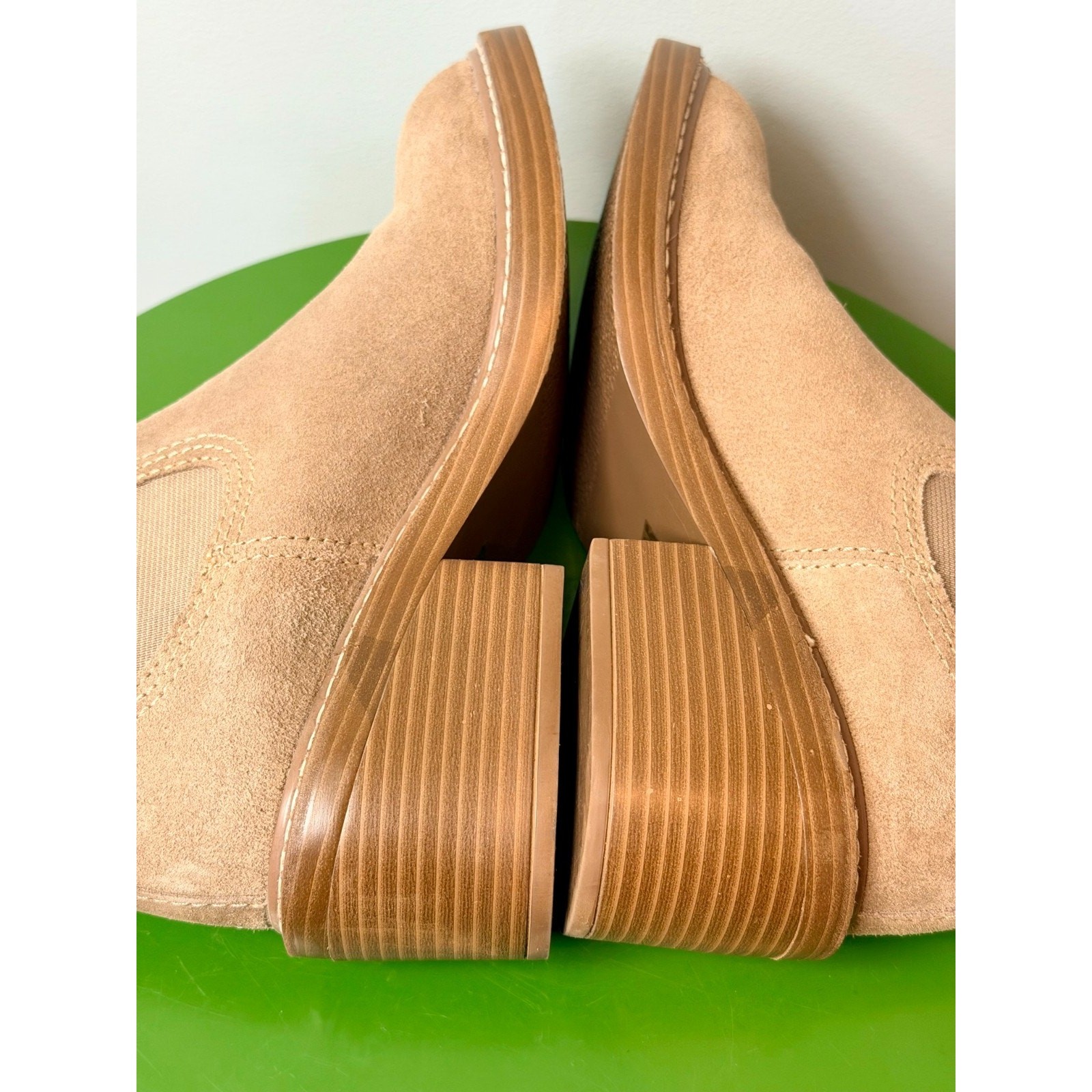 Steve Madden Laurely Chelsea Bootie Taupe Mushroom Suede Womens 9.5
