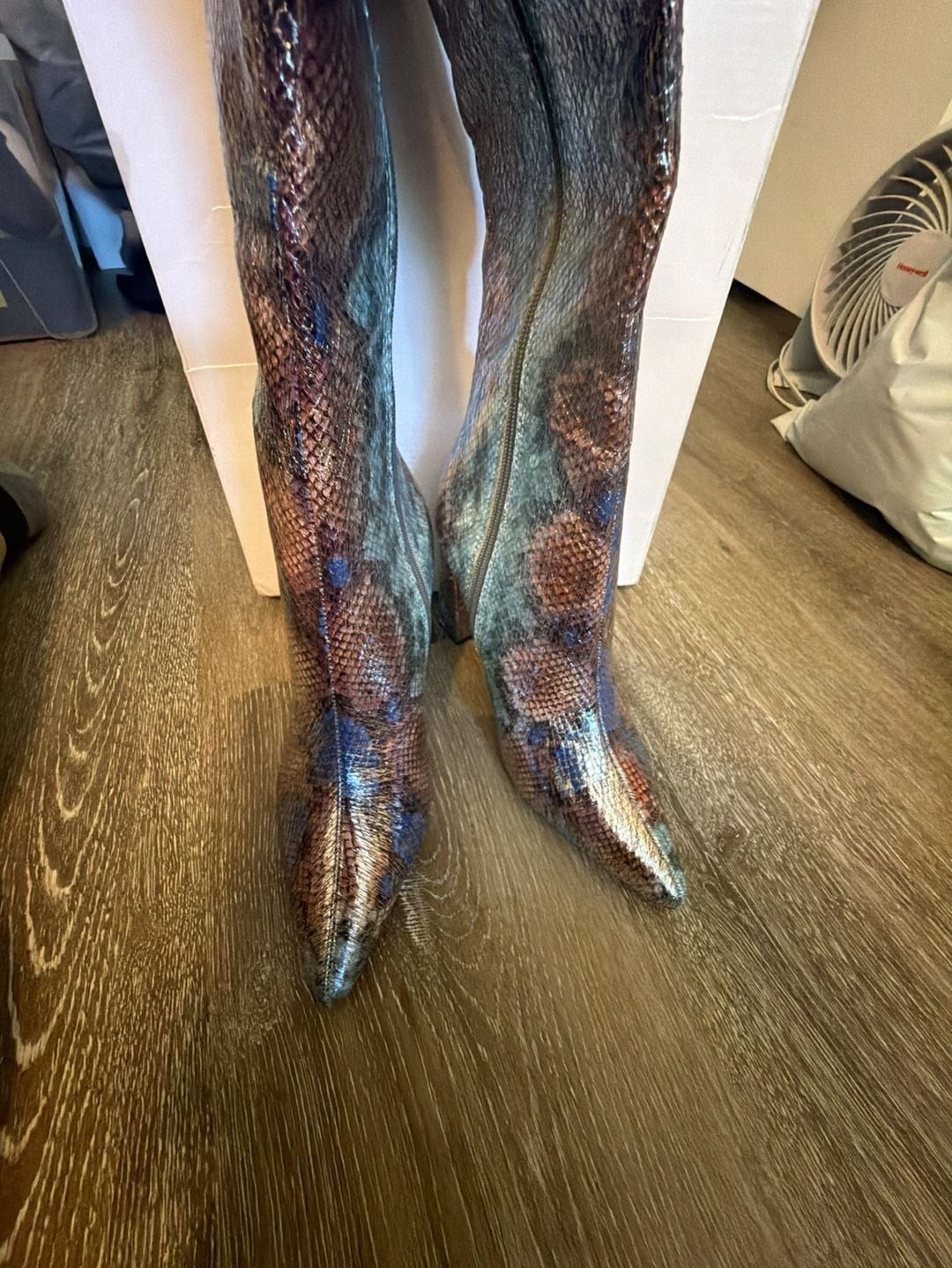 Journee Collection Size 7 Snake Print Knee High Block Heel Boots Brand New no bo