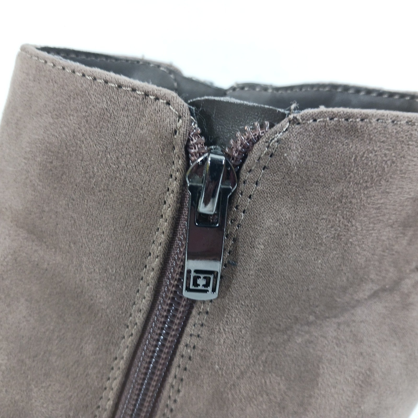 Liz Claiborne Taupe Faux Suede Ankle Boots Block Heel Size 9M Side Zip Booties