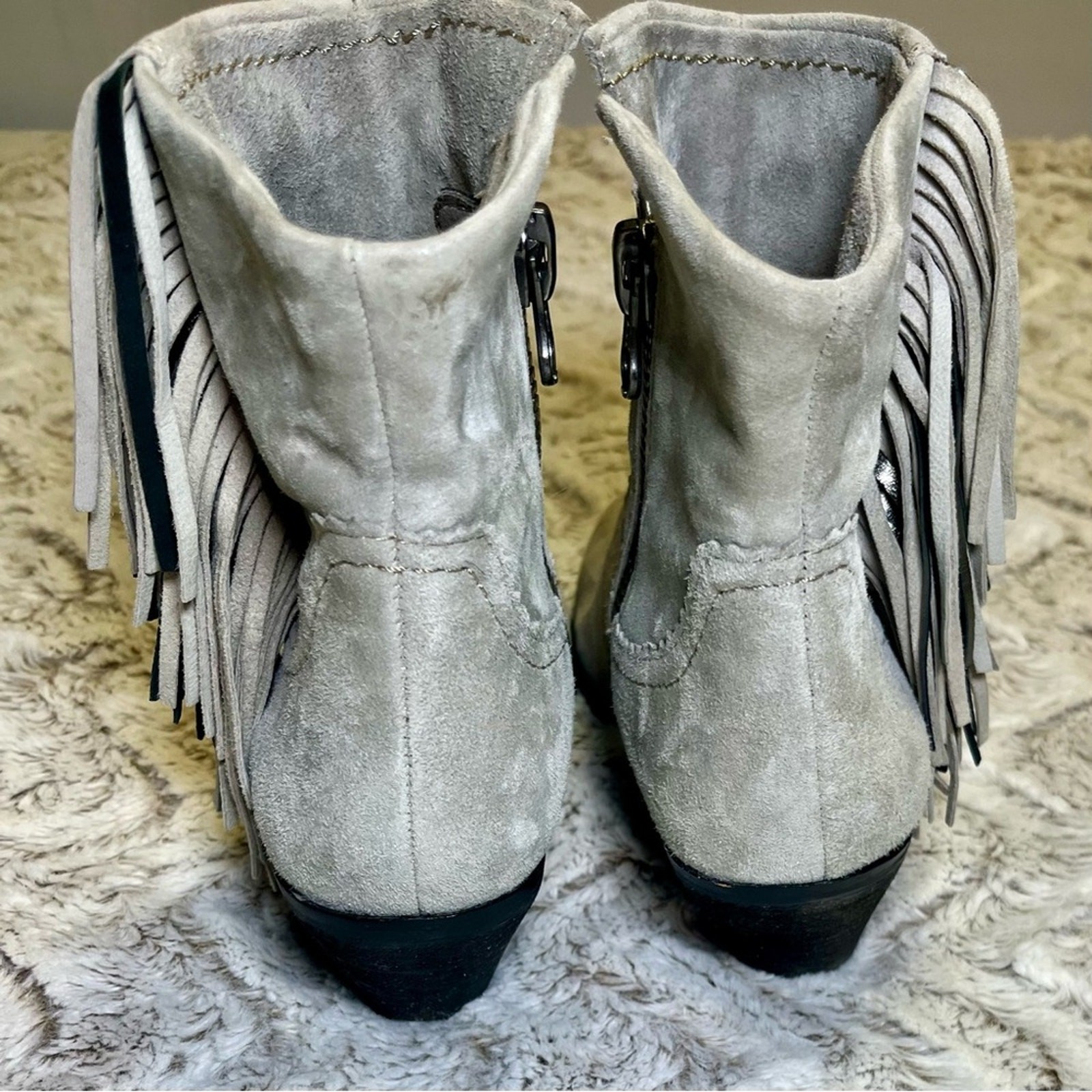 Sam Edelman Light Grey Boho Western Fringe Suede Ankle Boots Size 7