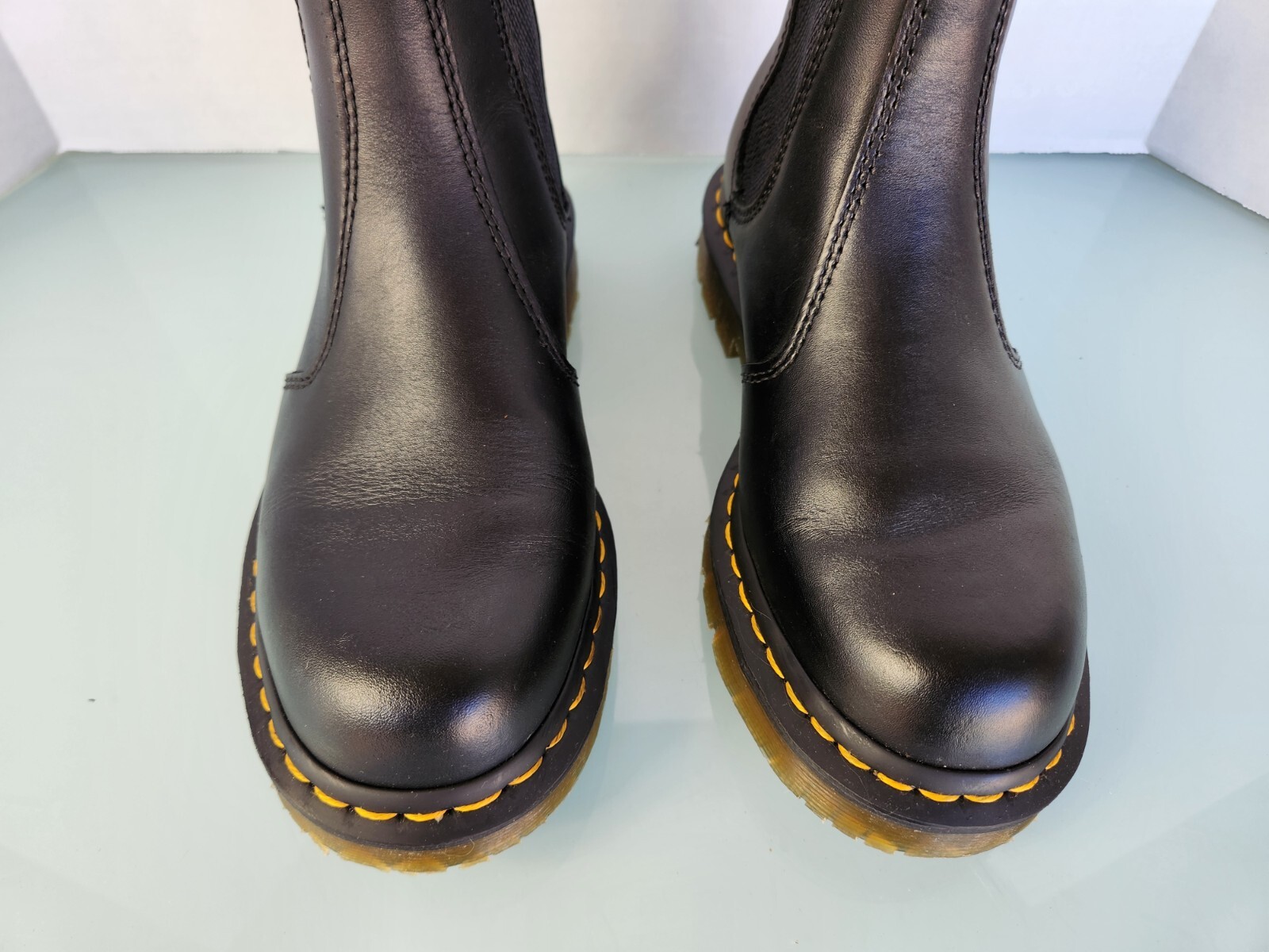 Dr. Martens Chelsea 2976 Unisex Black Leather New 6 Mens 7 Women’s