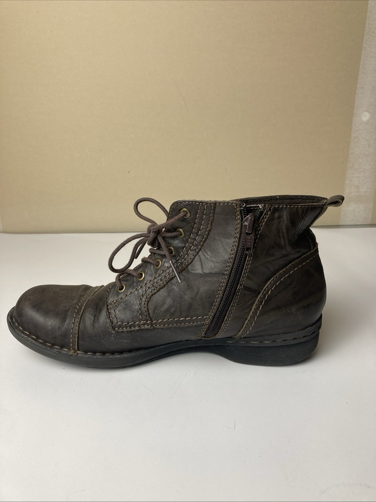Women’s Boots Leather Upper Lace-Up Brown Size 9M