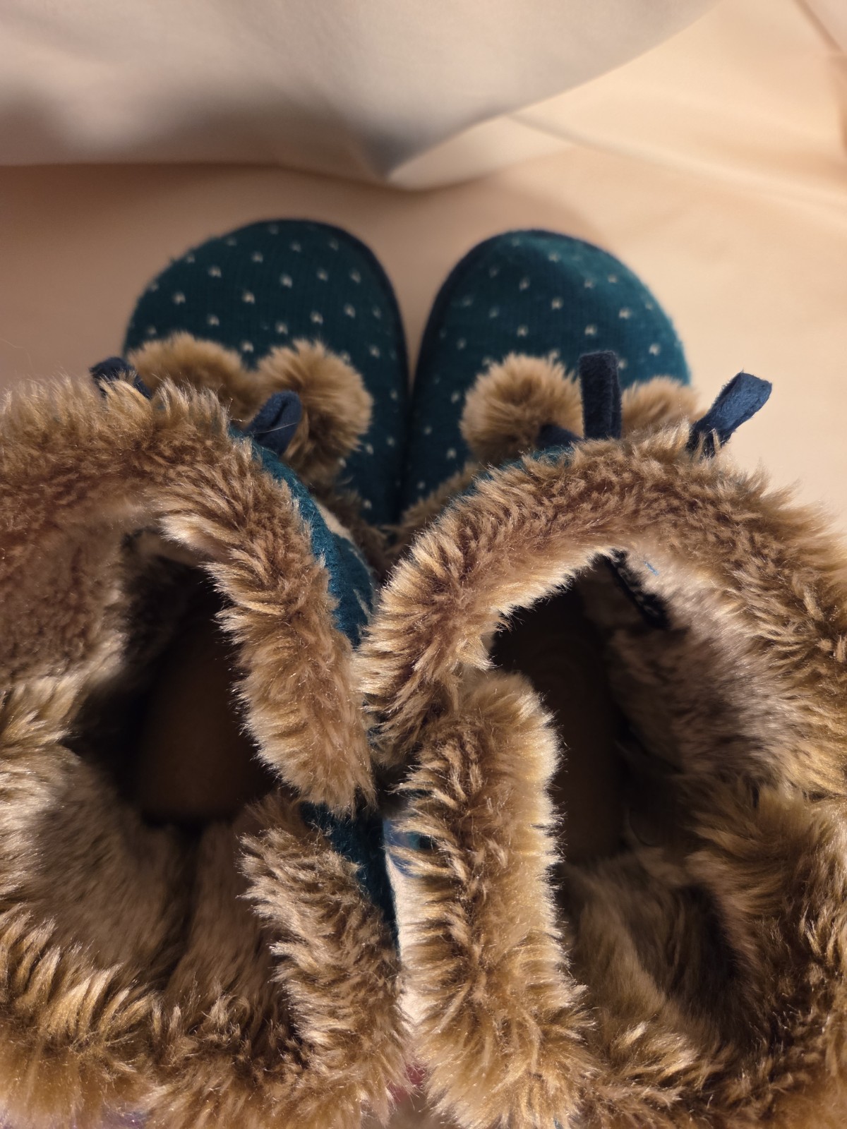 Faux Fur Comfy Holiday Slip On Women’s Boots Size 8