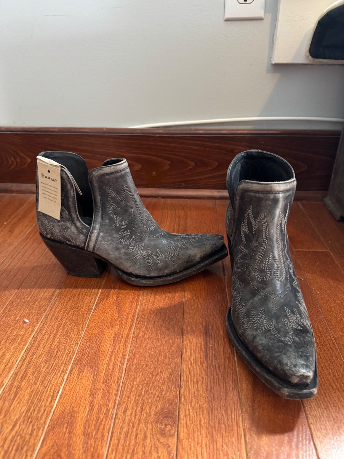 Authentic Ariat Genuine Leather Grey Distressed Low Boots