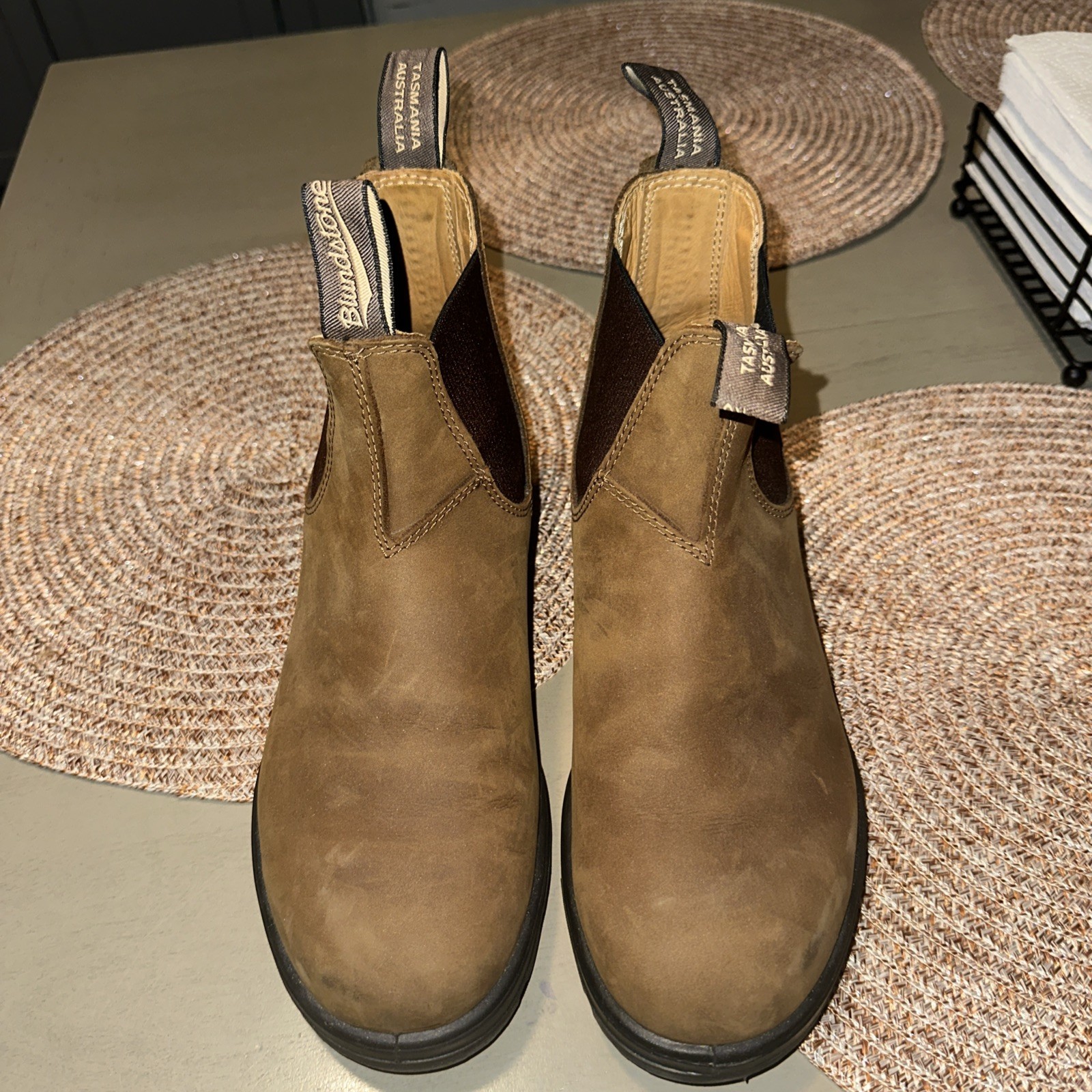 Blundstone Chelsea 585 Boots for Unisex US Size 8.5 – Rustic Brown