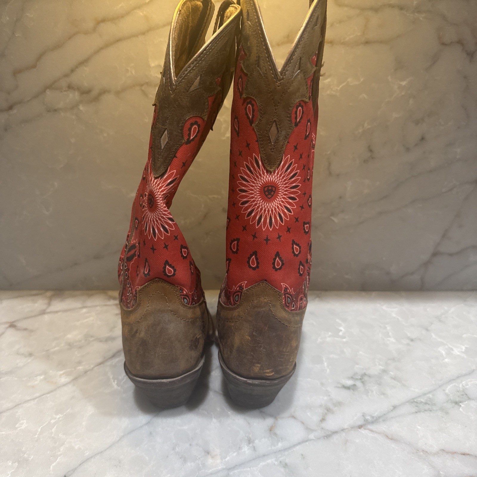 ARIAT WOMEN’S CIRCUIT CHEYENNE w RED BANDANA THROAT FULL LEATHER FOOT 6B