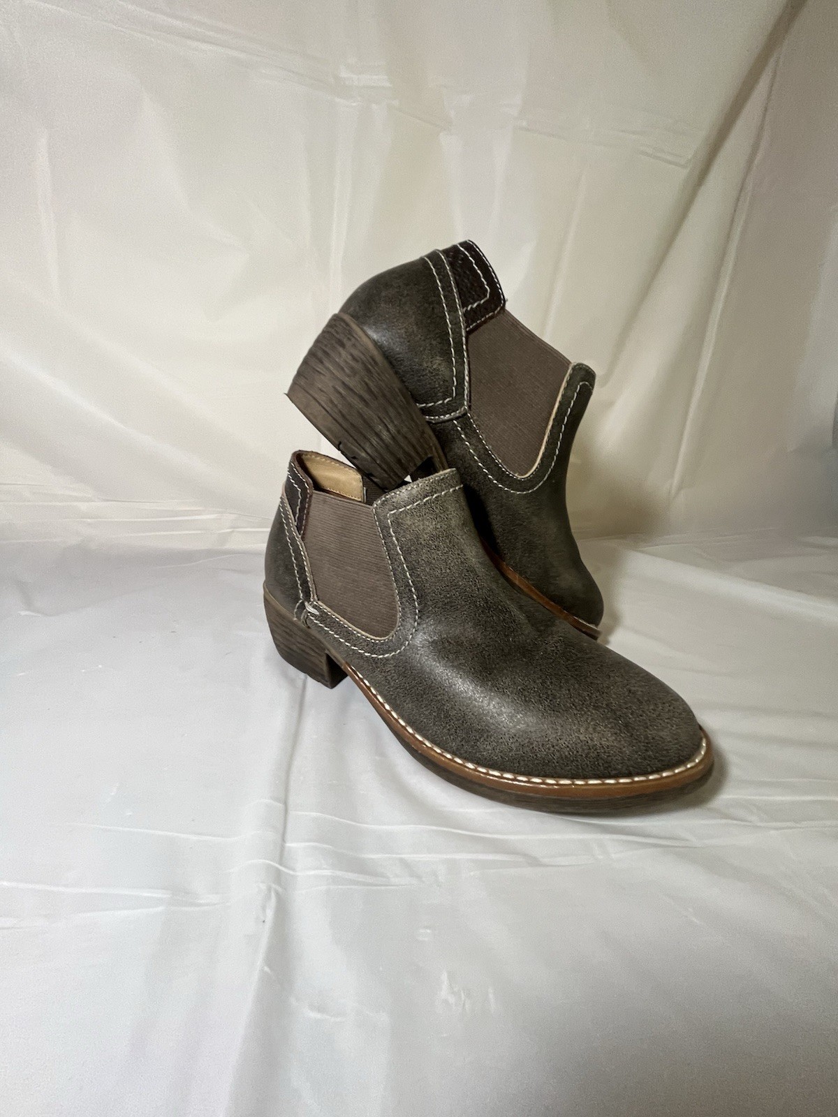 Biza size 36/ 5.5-6 Carson Gray Leather Slip On Booties