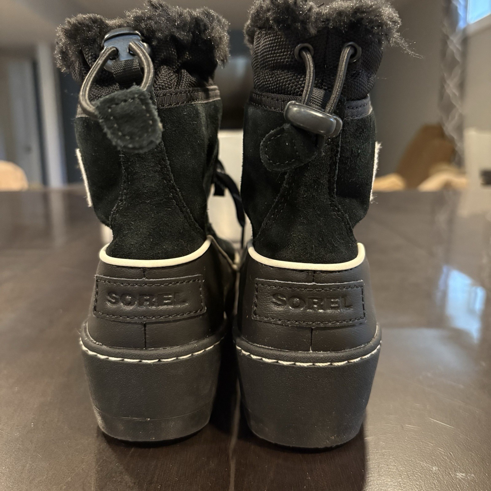 Sorel Winter Boots Tivoli Faux Fur Lined 4 Excellent Used Con Logo Black White