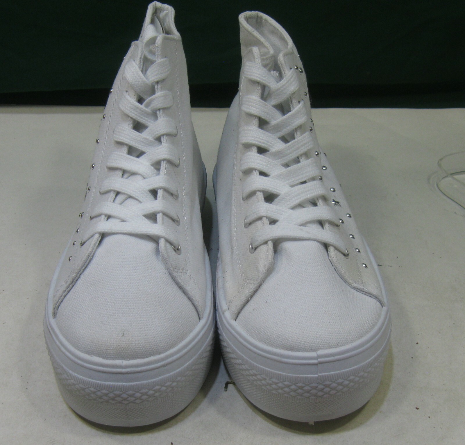 WHITE 1.5″Platform Lace Up STUD Ankle Boots WOMEN Size 6