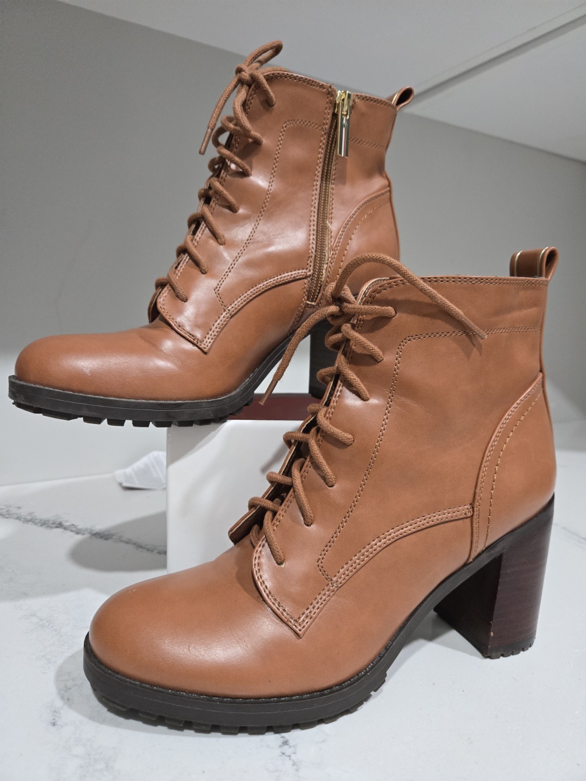 Tommy Hilfiger 90s Grunge Elyssa Cognac Lace-Up Block Heel Ankle Boots Sz 8M