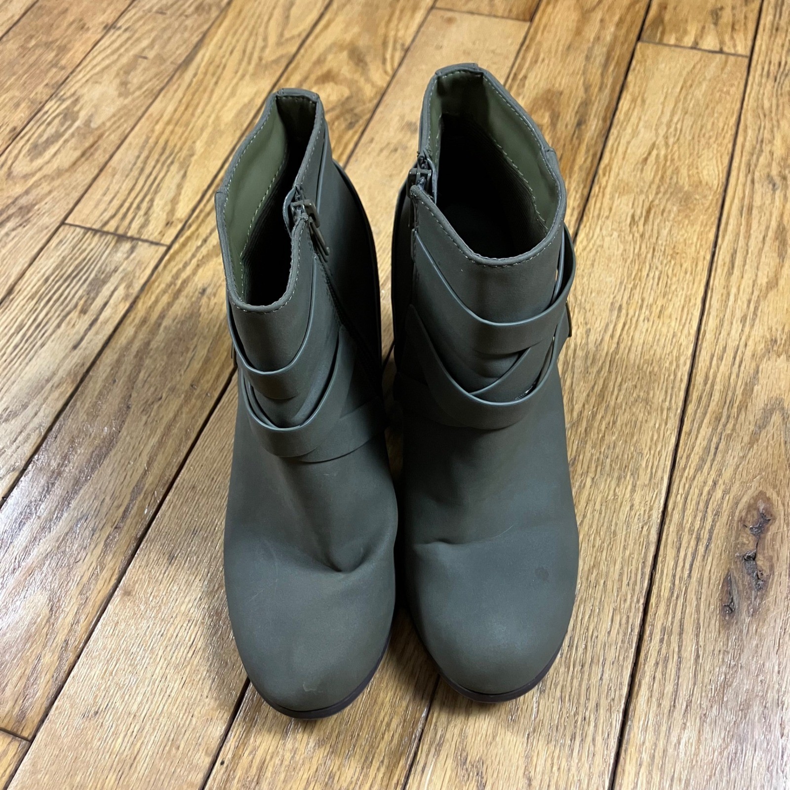 Unbranded Olive Green Faux Leather Strappy Buckle Ankle Boots Block Heel Size 8