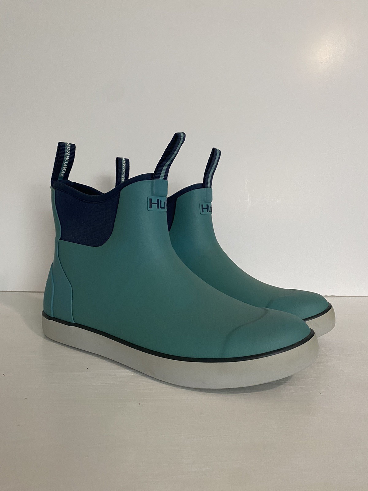 HUK Women’s Rogue Wave WP Ankle Deck Fishing Boot Porcelain Blue Size 11