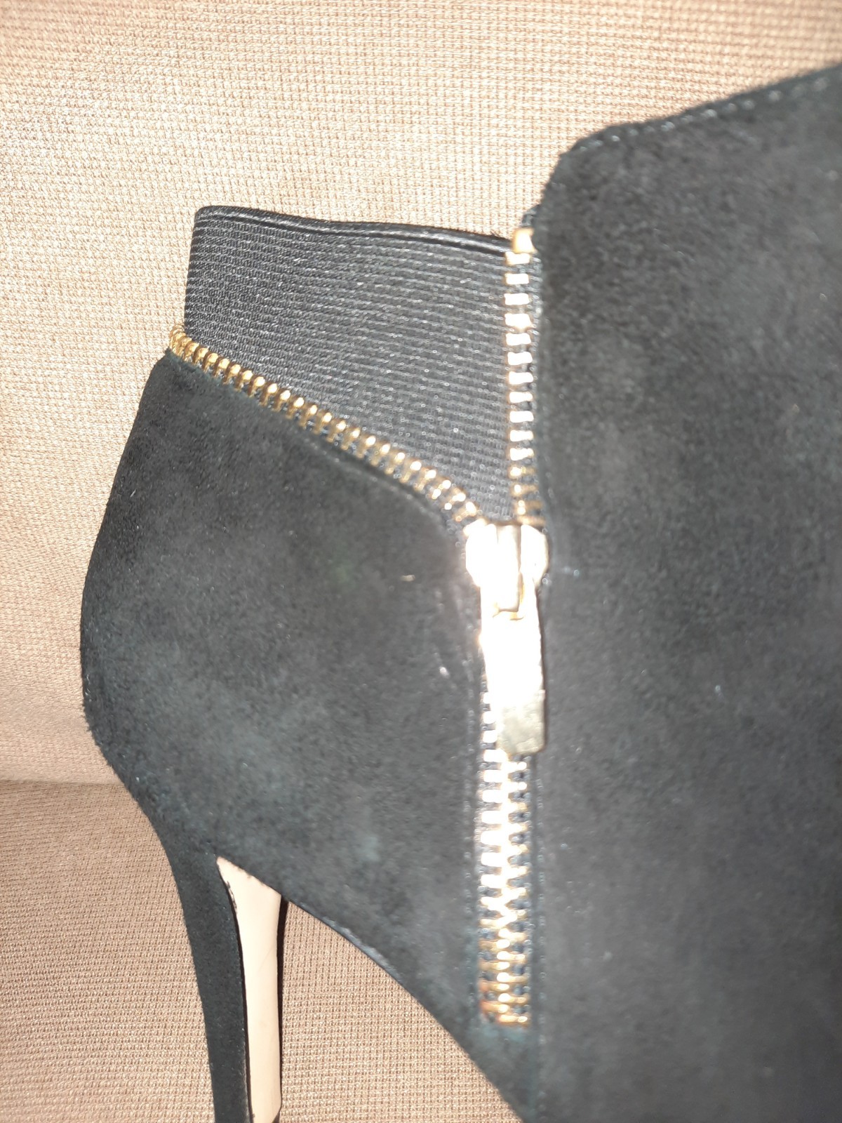 Marc Fisher Serenity Heeled Open Toe Black Suede Gold Zipper Booties Size 9 Wide