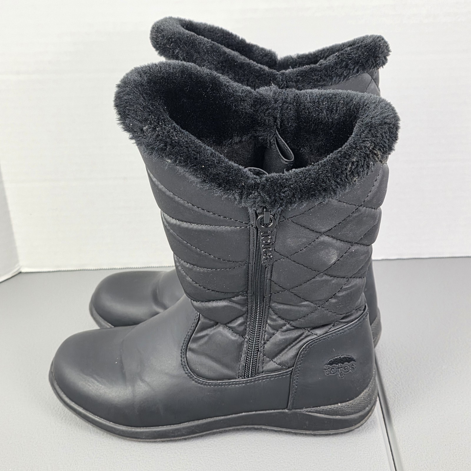 Totes Women’s Black Quilted Winter Snow Boots Faux Fur Lined Side Zip Size 7