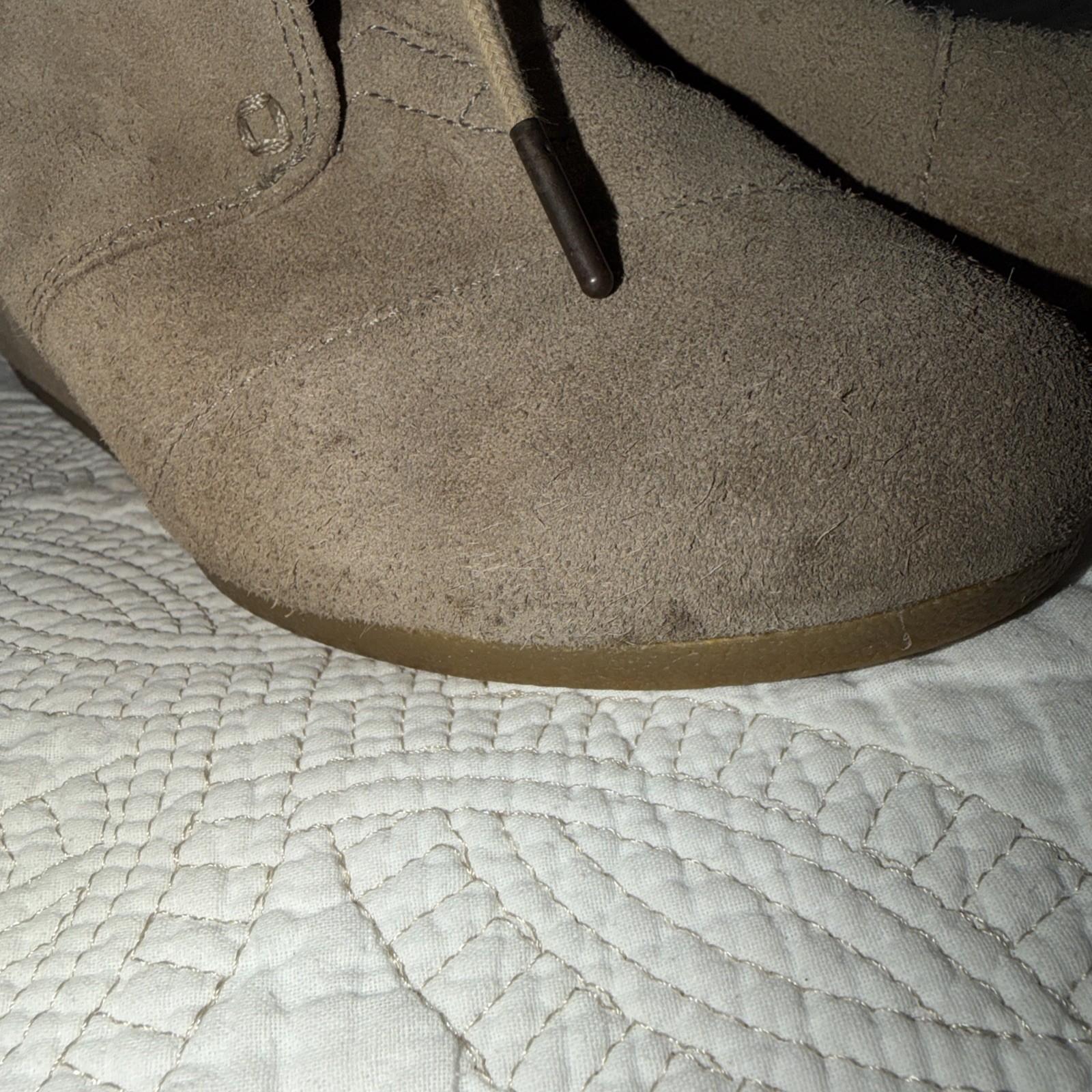 Toms Desert Lace Up Booties Women’s Sz 8 Beige Wedge Round Toe Comfort Suede