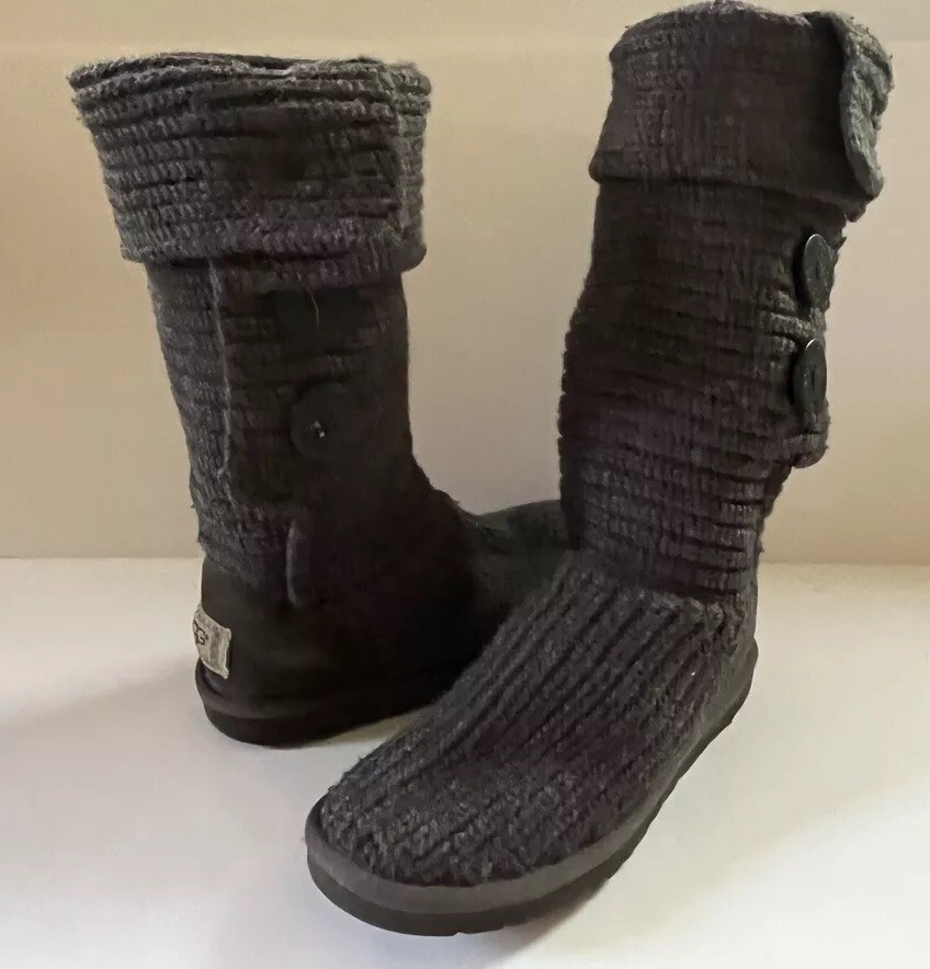 UGG Australia 1878 Women’s Size 5 Boots Classic Crochet Button Detail Knit Gray