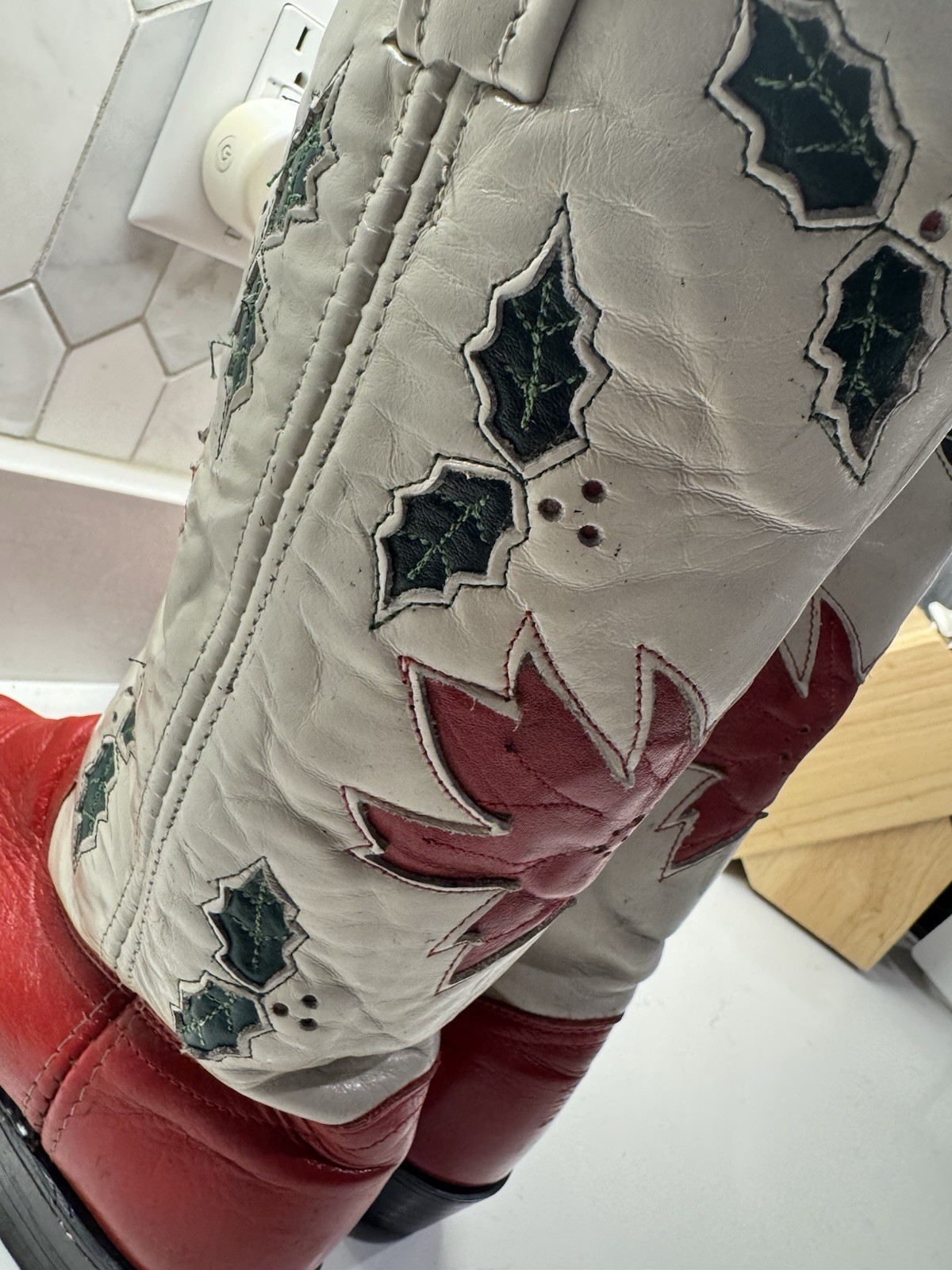 ACME 1995 Christmas Poinsettia Holly Limited 56 /1200 Red Cowboy Boots 6.5 M