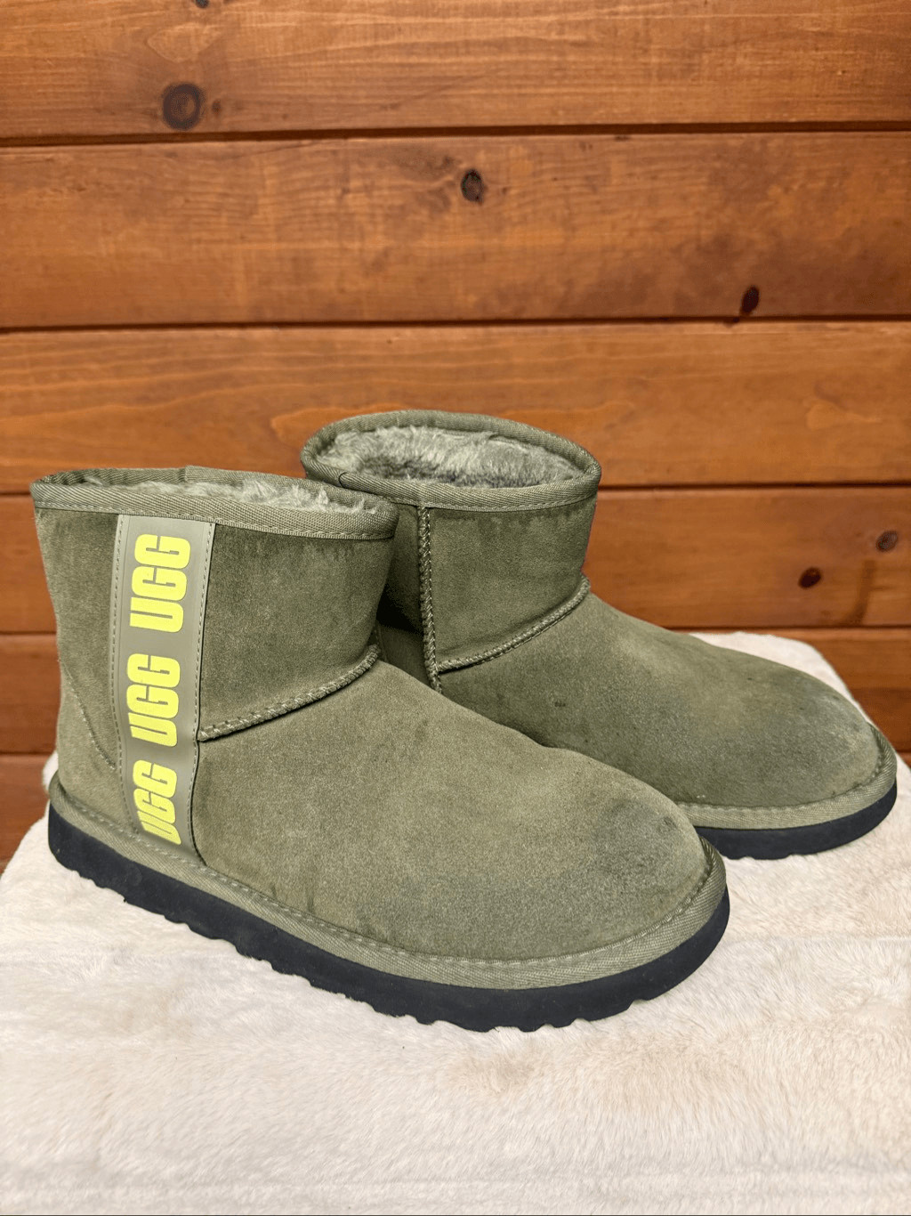 UGG Classic Mini Side Logo boots Olive Green Sz 8