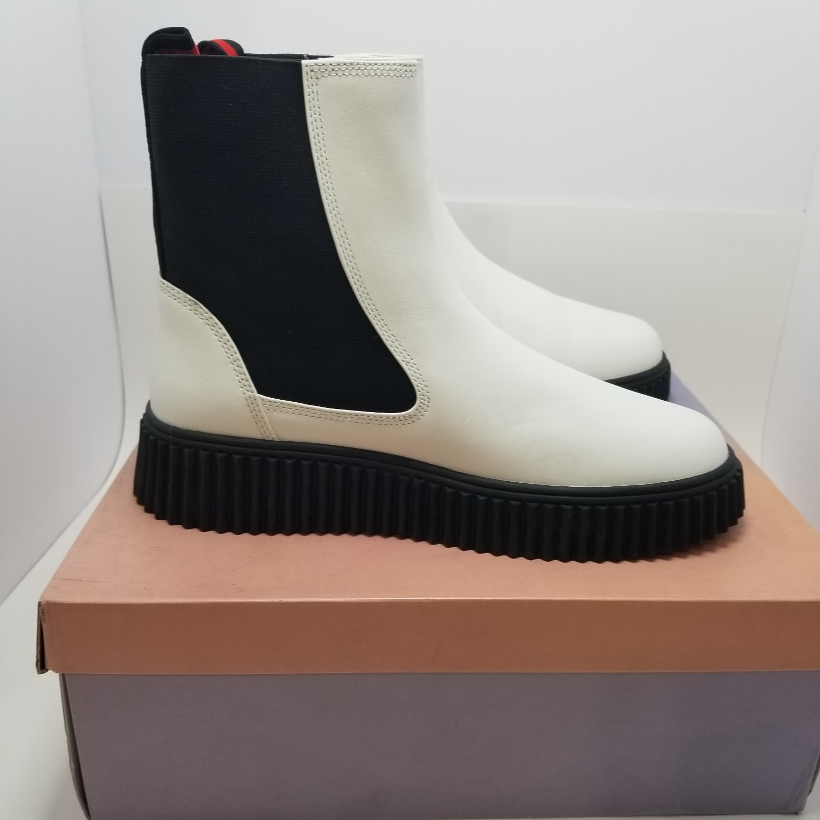 LISA VICKY Boots Womens 10M White Black Leather Chelsea Platform Pull On NEW