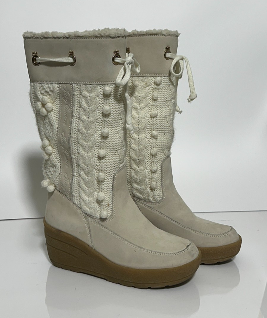 Y2K JUICY COUTURE Ivory Snow Bunny Popcorn Cable Knit & Suede Wedge Boots sz. 8