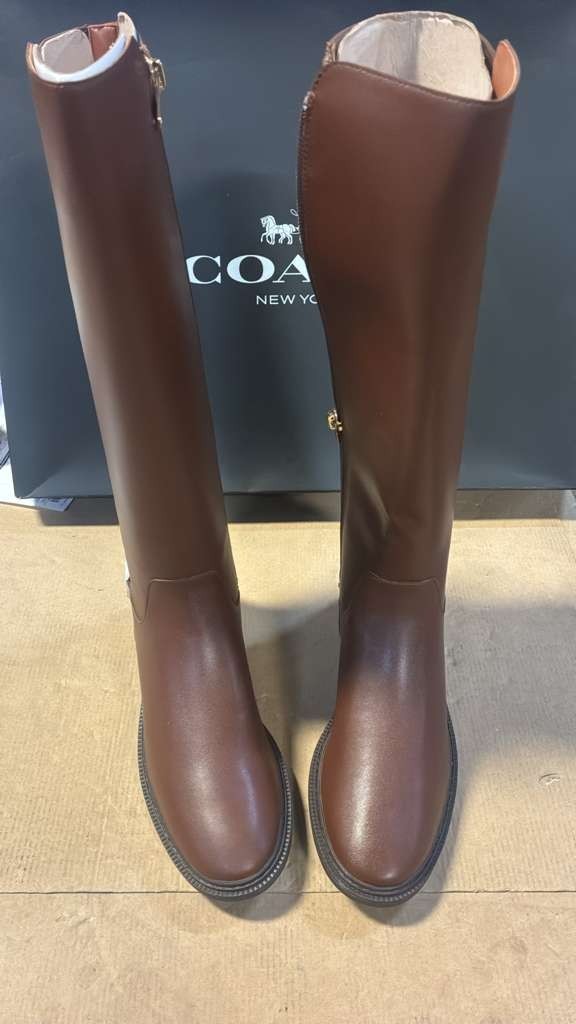 Coach C5767 Women’s Fitz Riding Boots Size 7 B Walnut Leather Tall Boots Zip