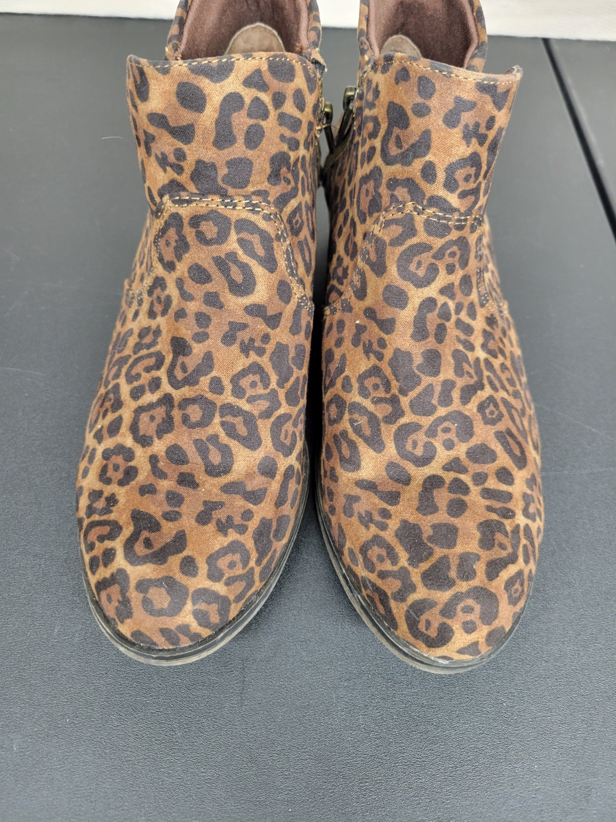 Sun Stone Women’s SZ 7.5 Abby Ankle Boots Double Side Zip Bootie Animal Print