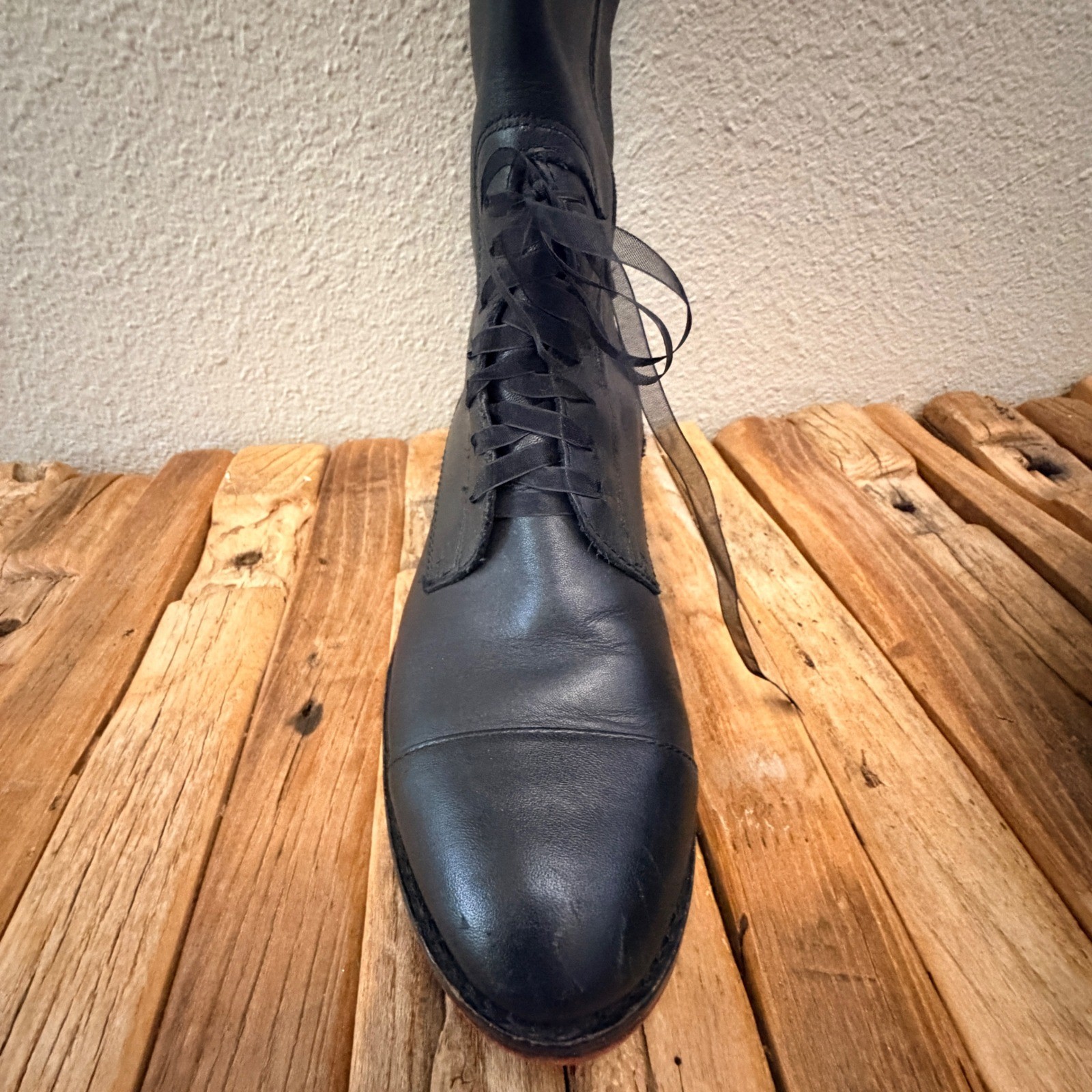 Juicy Couture Black Leather Lace Up Tall Riding Boots Vibram Red Sole Womens 8M