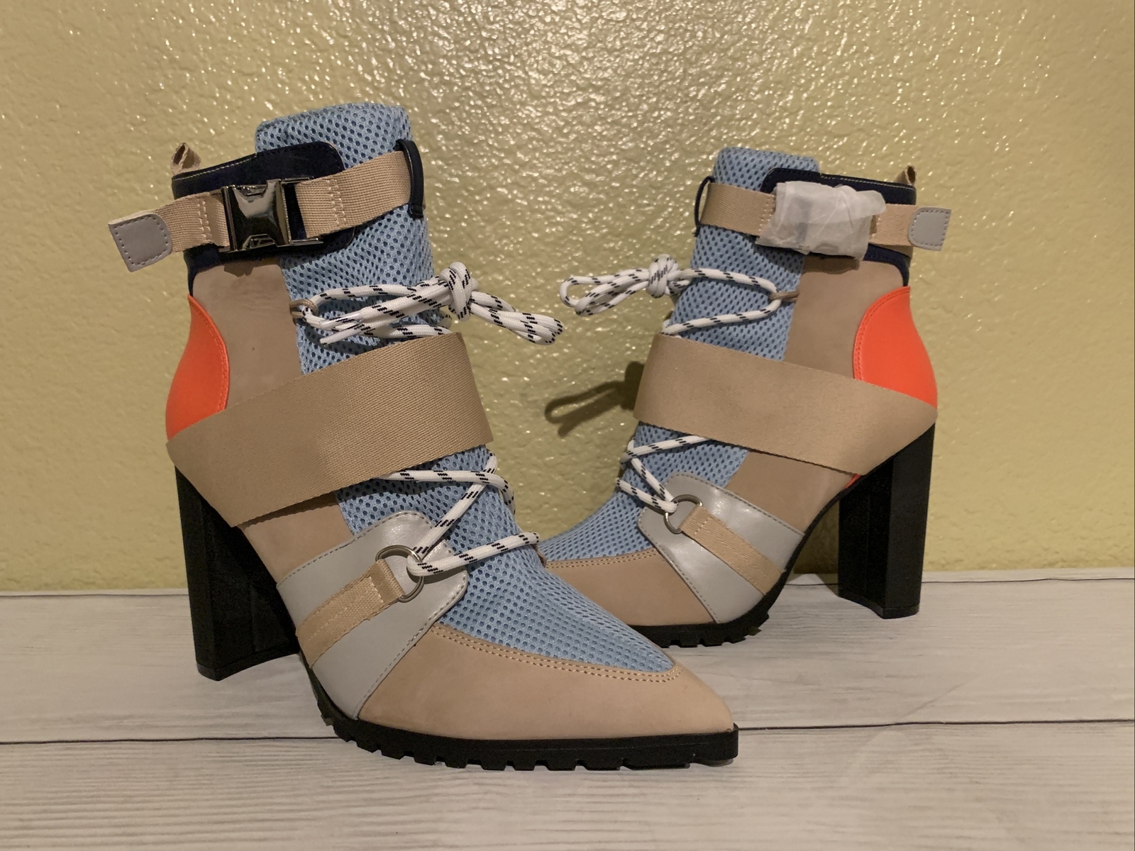 NWOB Steve Madden Size 9.5 Illusion Multicolored Hype Mesh Leather Ankle Booties