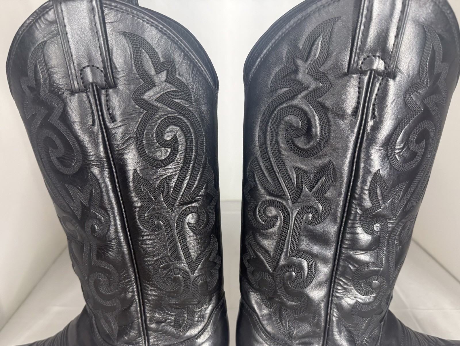 Justin Womans’ Western Boots, Black Leather L 4910, Size 6.5 B Vintage Made USA.