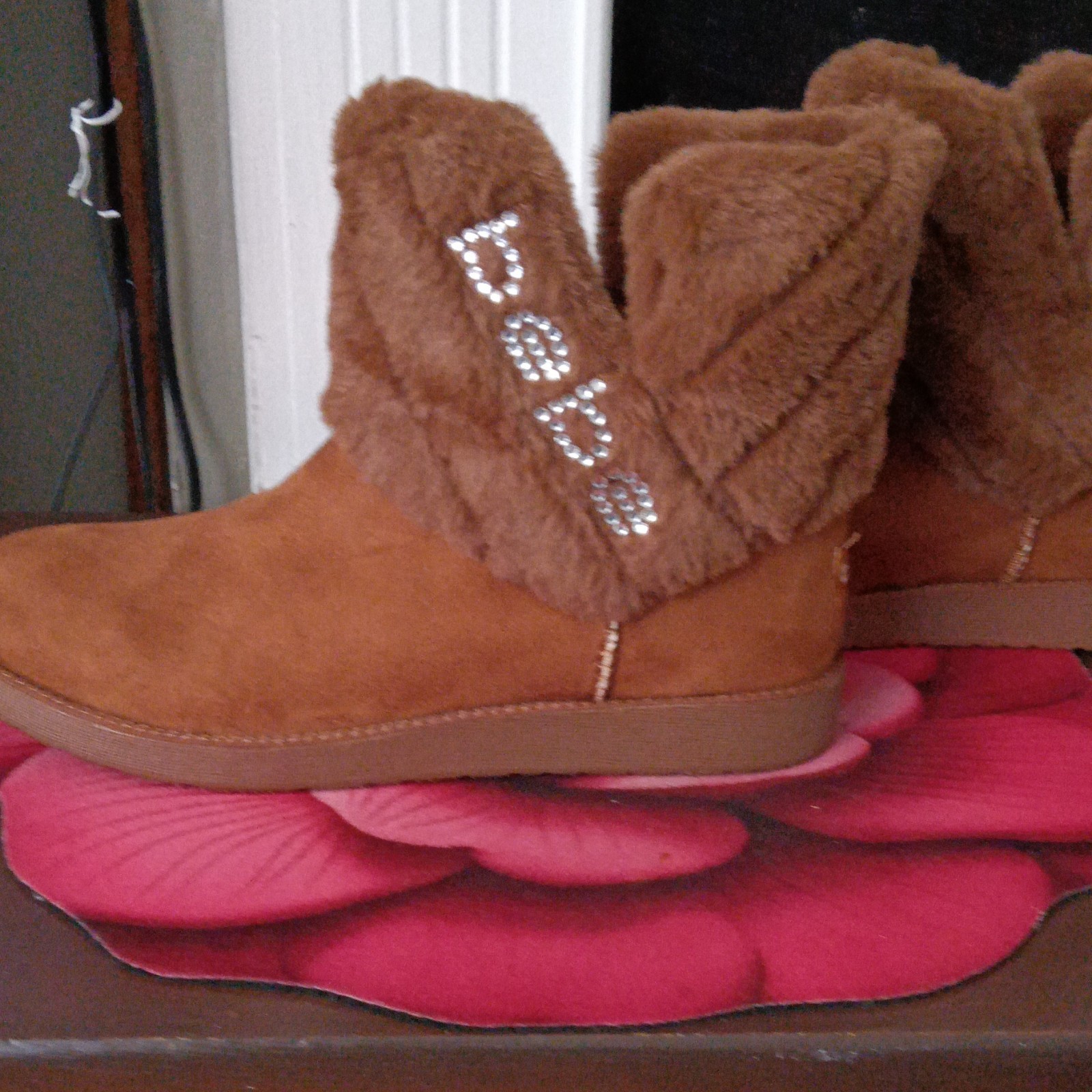 bebe Women’s Brown Suede Ankle Bootie Faux Fur Lined Cuff Rhinestone Logo 8.5