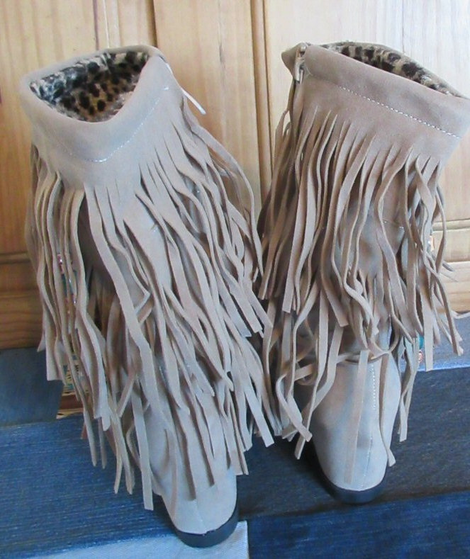 Women Round Toe Hidden Wedge Heel Beaded Fringe Side Zip mid calf Boots sz 6