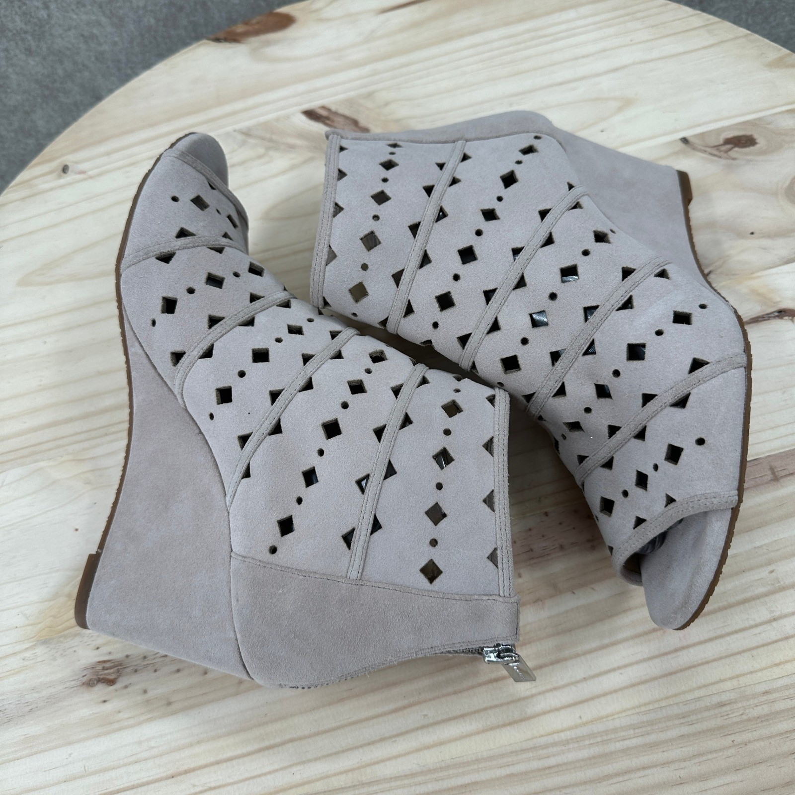 Michael Michael Kors Uma Wedge Sandals 9 Taupe Suede Laser Cut Open Toe Booties