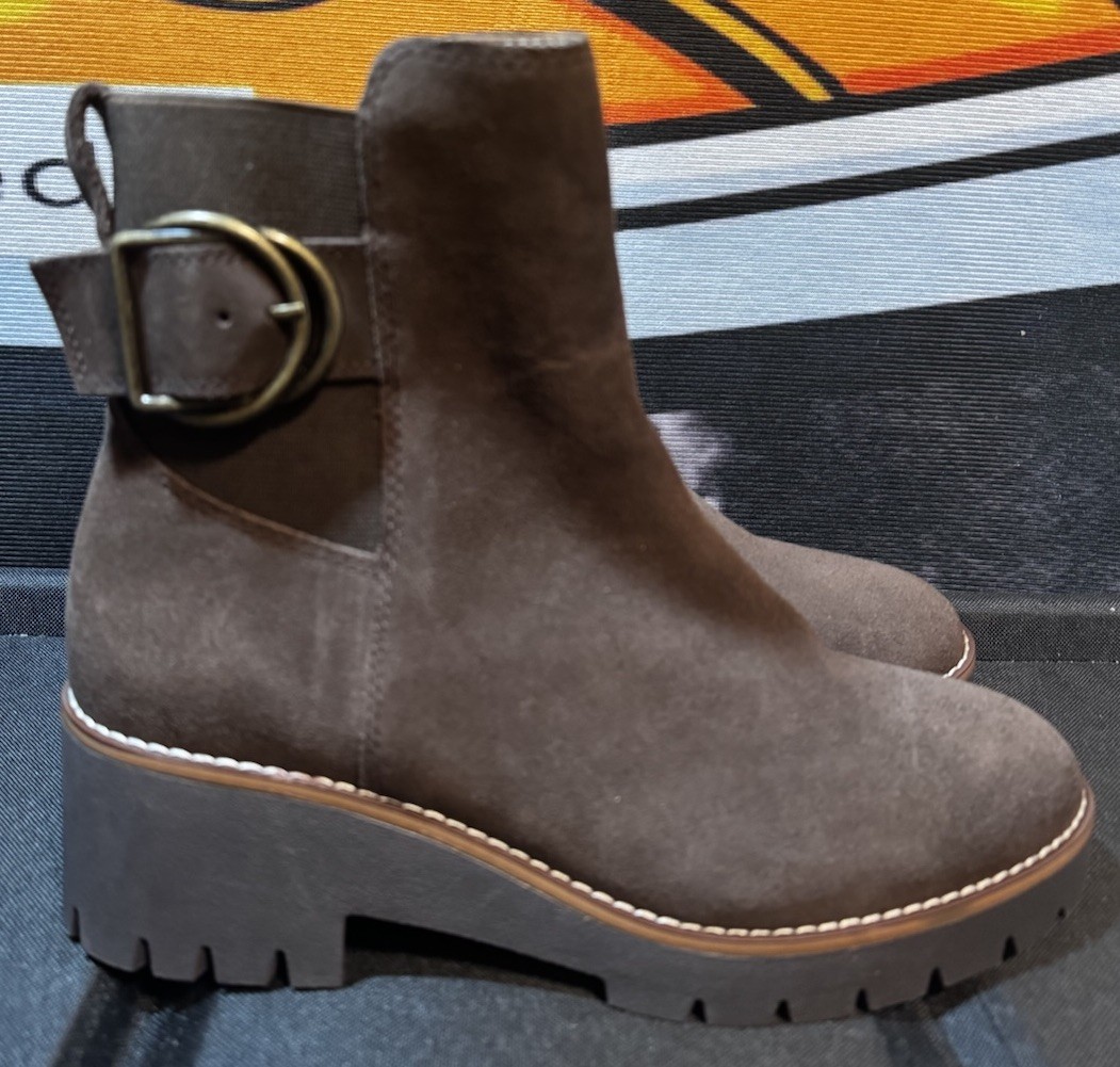 Blondo Women’s Dakota Brown Suede Waterproof Boots Size 8.5M
