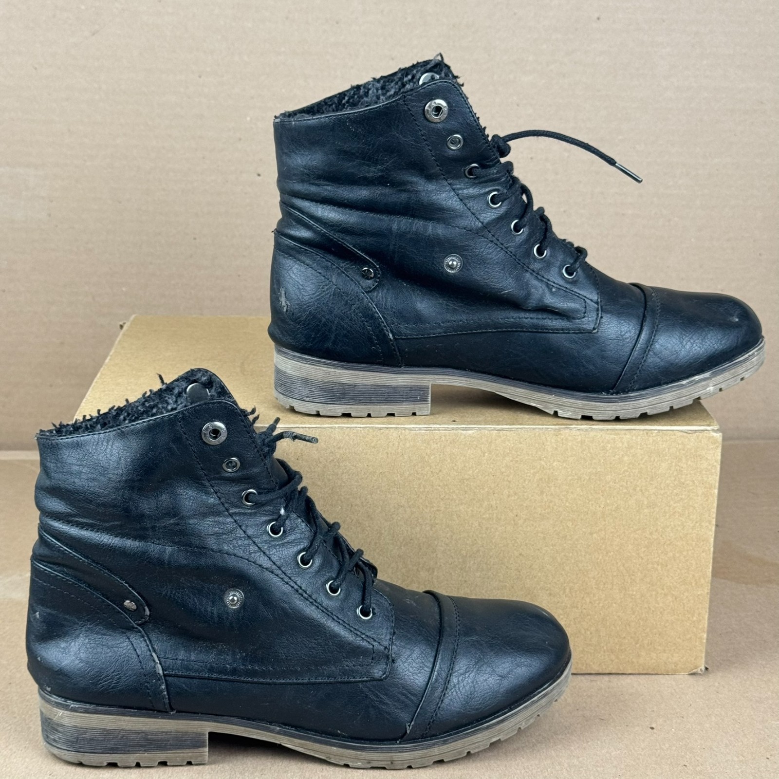 Refresh Womens Size 10 Black Lace Up Combat Ankle Boots Cap Toe Knit Collar