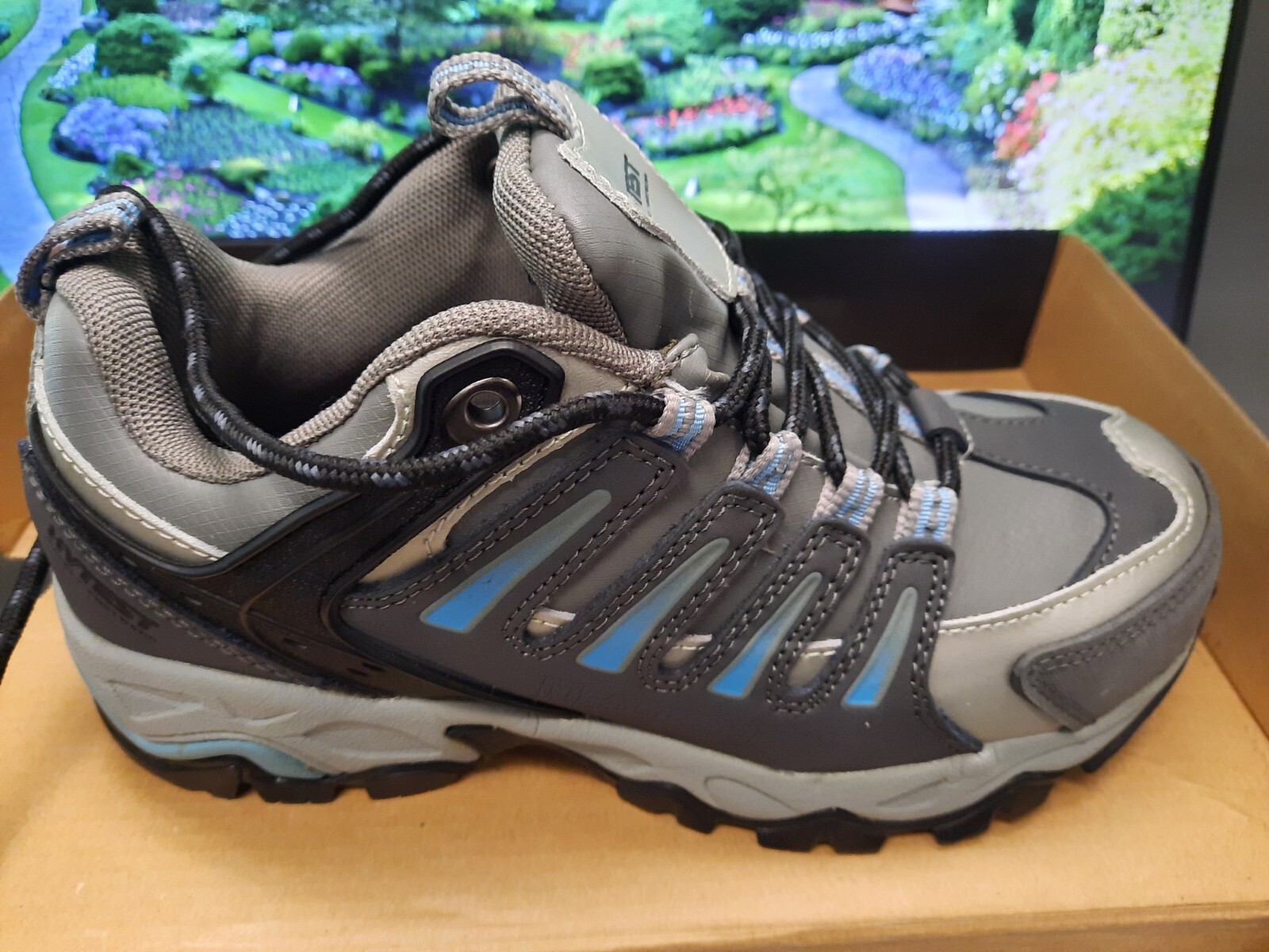 Hytest safety shoes for women K17116 leather sz5.5 fit sz6