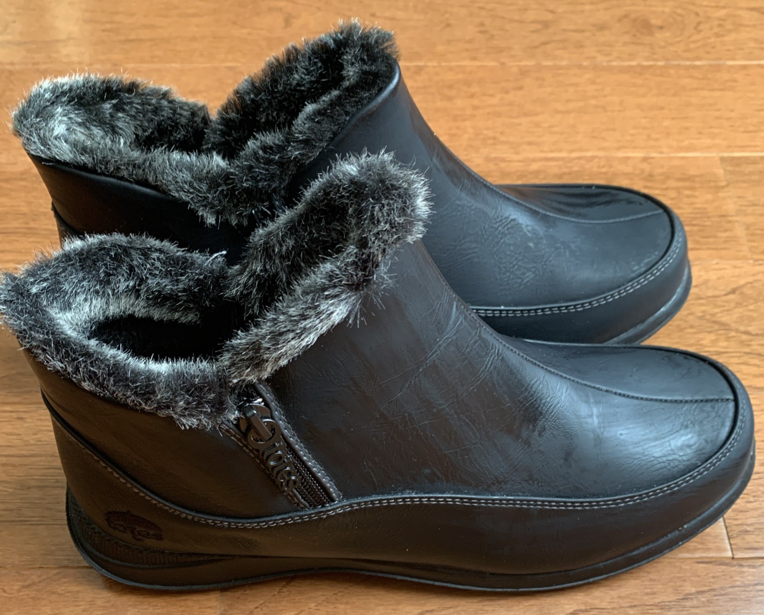 Totes Winter Rain Snow Boots Women’s 10M Black Lori Ankle Style Faux Fur Trim