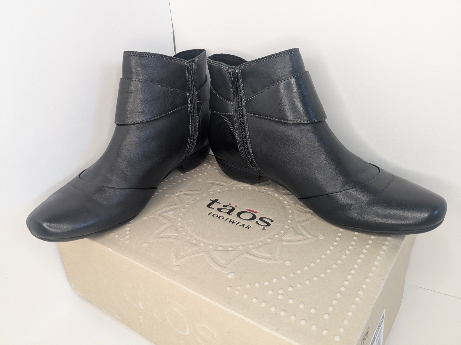 TAOS ADDITION BLACK REAL FULL GRAIN LEATHER BOOTS LADIES US SIZE 10 MEDIUM