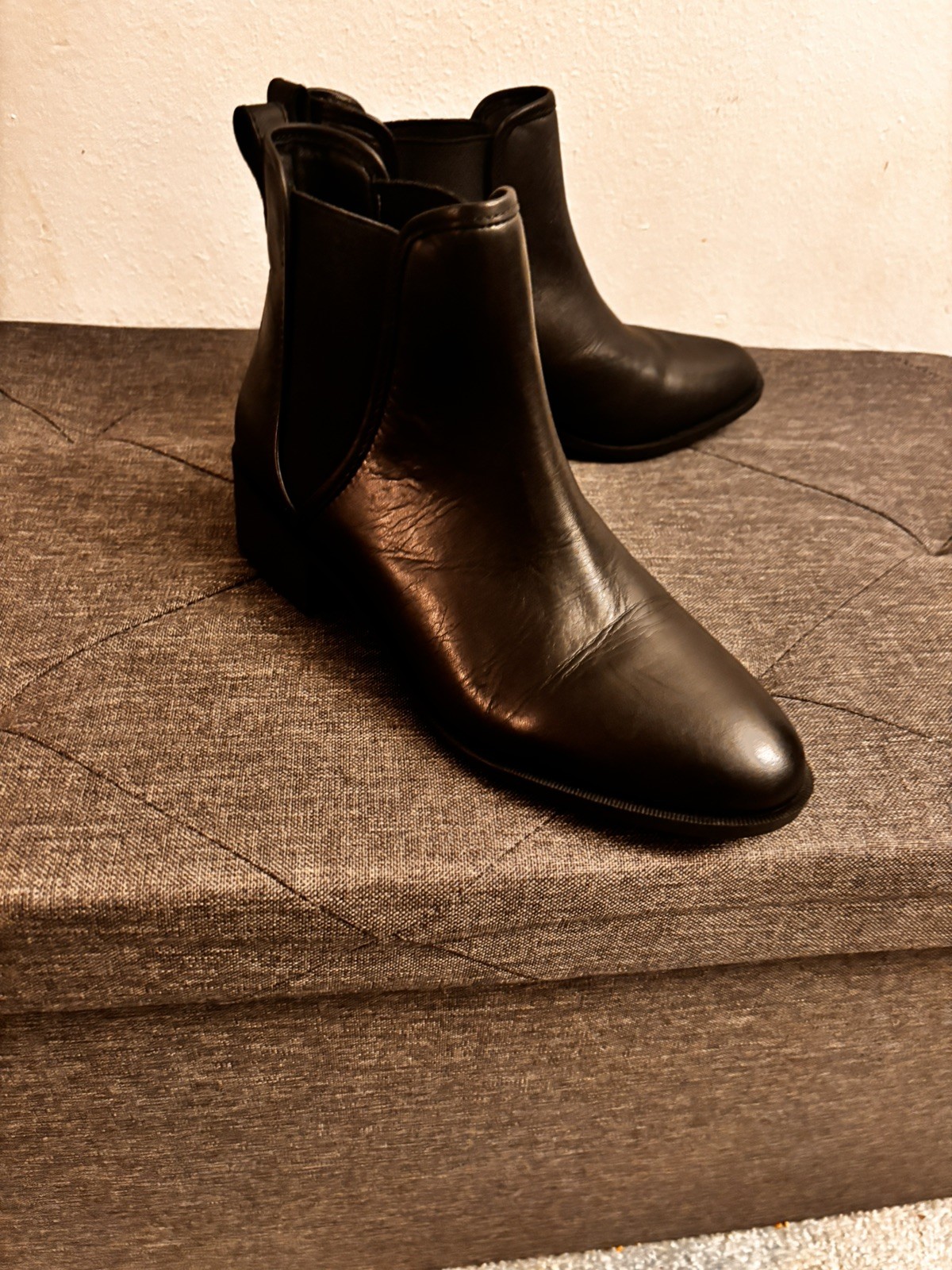 Steve Madden Dares Chelsea Boots Black Leather Ankle Women’s 9.5