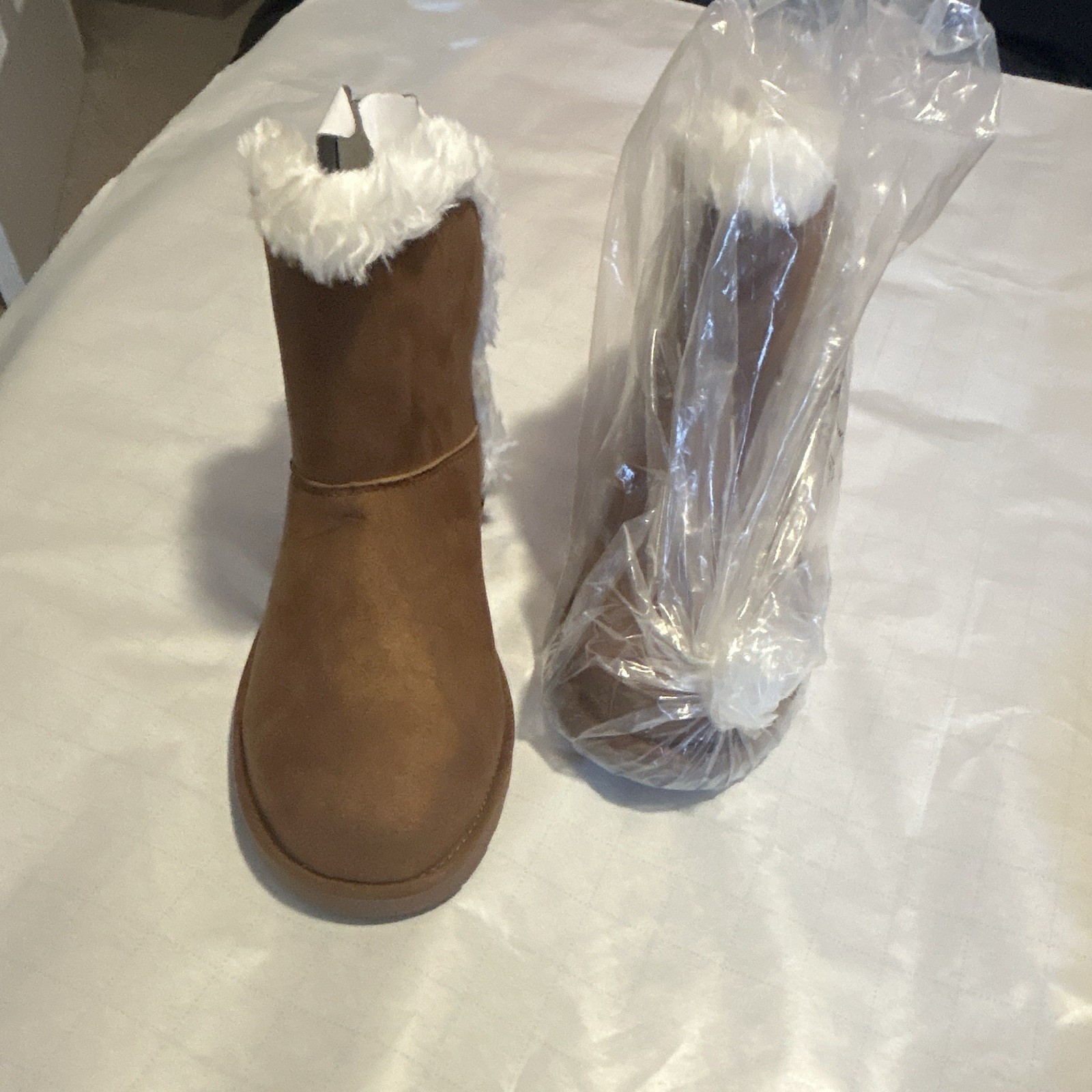 Women’s Brown Solid Round Toe Ankle Bootie Faux Fur Lined/Cuff US 8