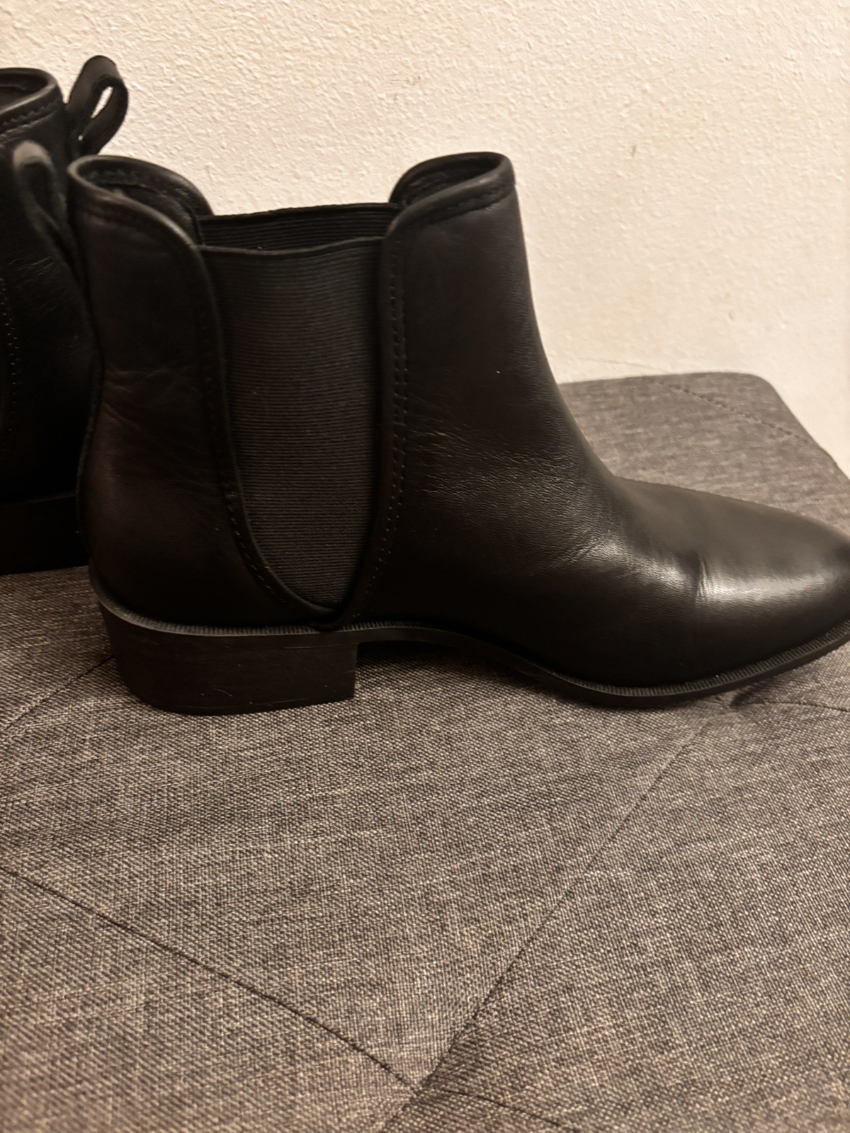 Steve Madden Dares Chelsea Boots Black Leather Ankle Women’s 9.5