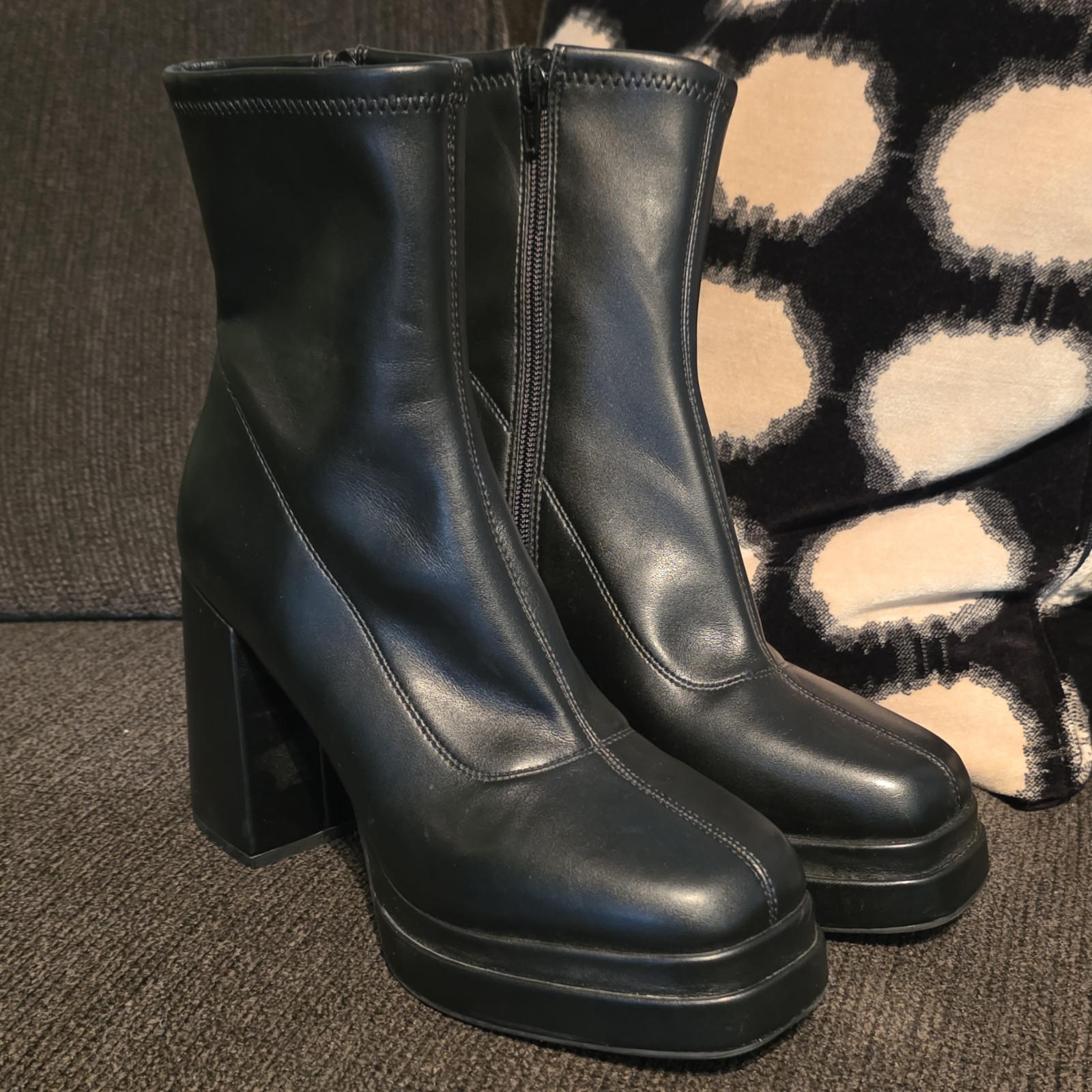 Wild Fable Women’s Black Platform Ankle Boots Square Toe Zip Size 8.5